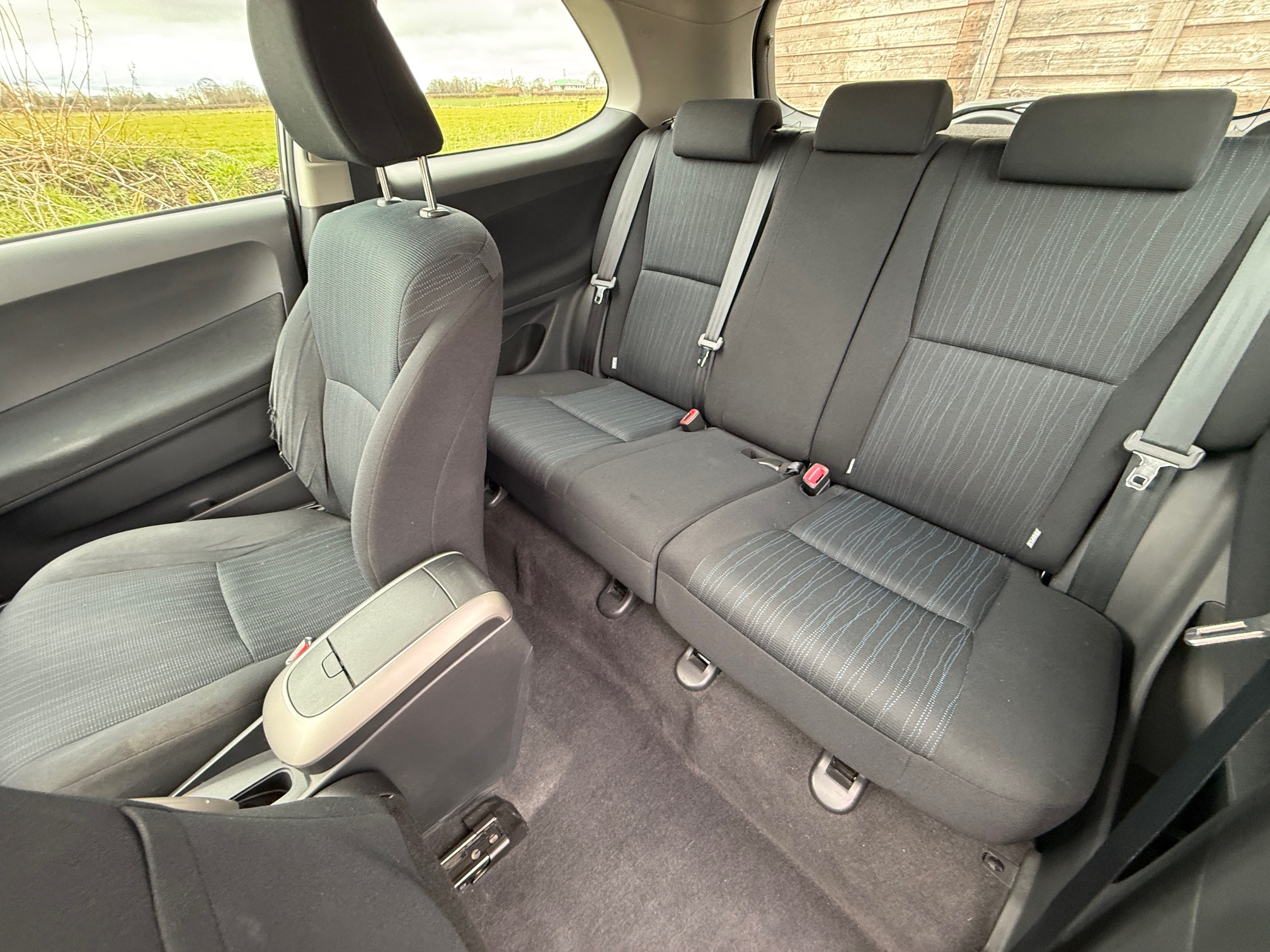 
								Toyota Auris TR 1.6 VVT-L 3DR full									