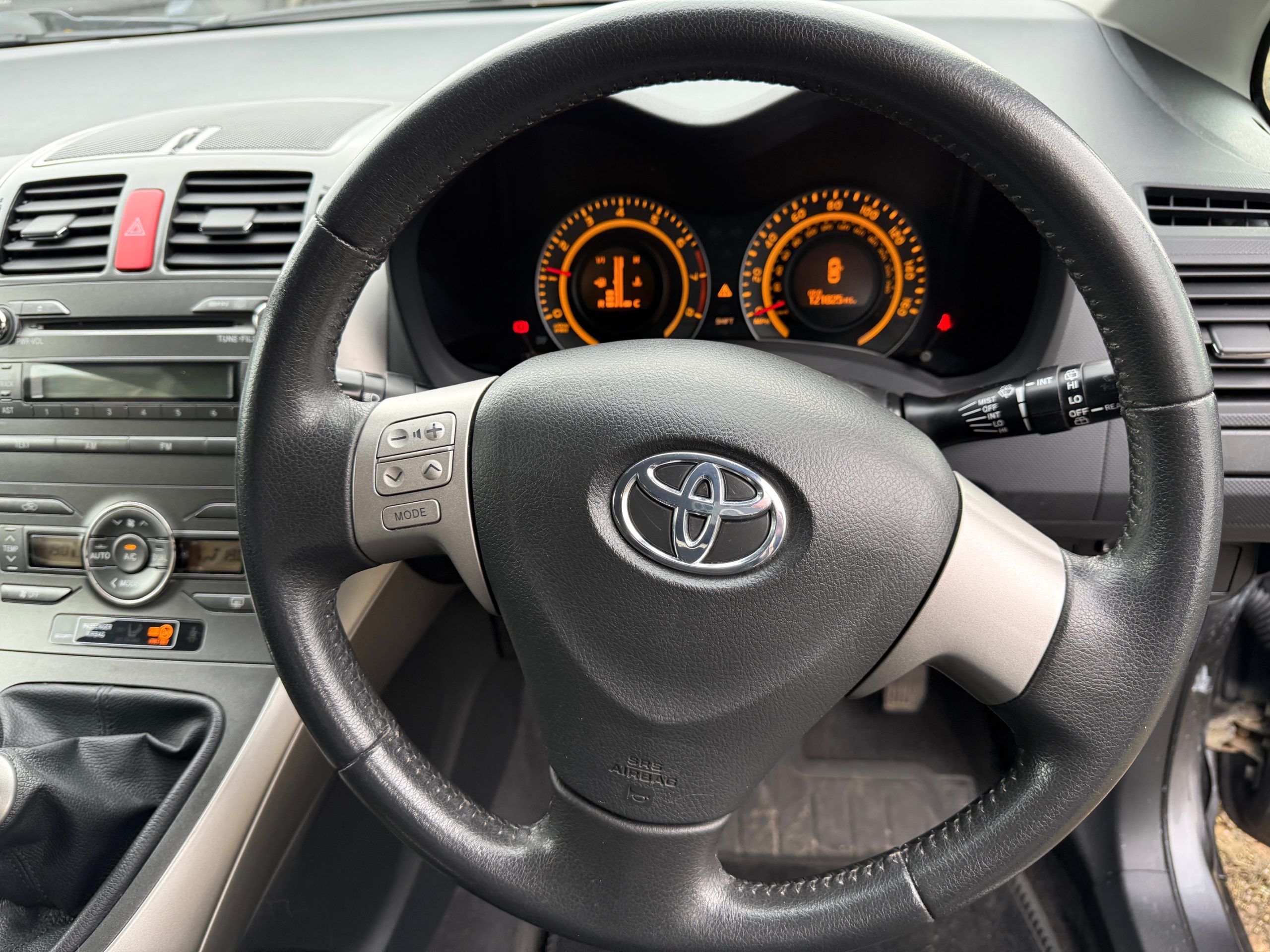
								Toyota Auris TR 1.6 VVT-L 3DR full									