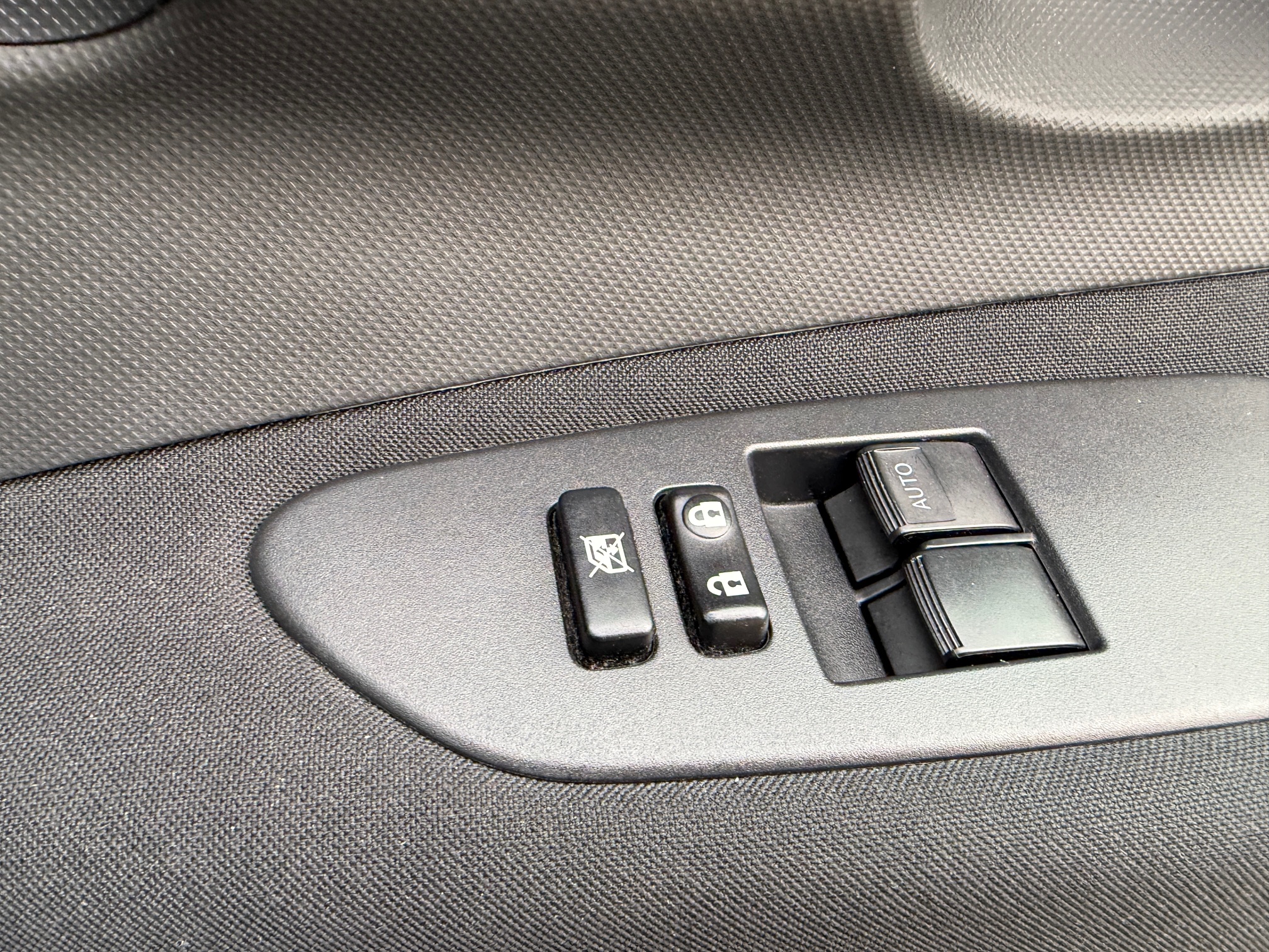 
								Toyota Auris TR 1.6 VVT-L 3DR full									
