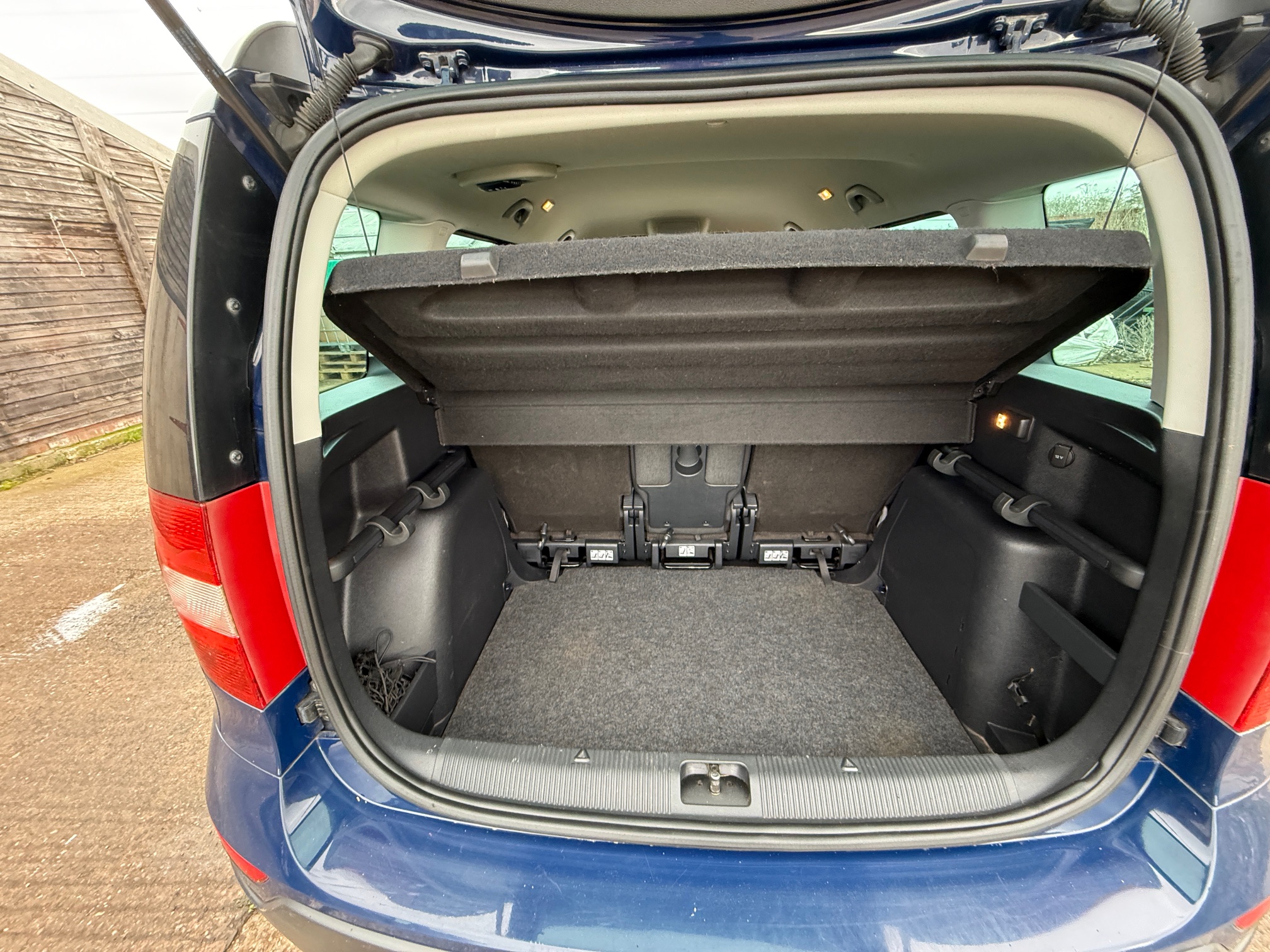 
								Skoda Yeti Outdoor SE Greenline 1.6 TDI full									