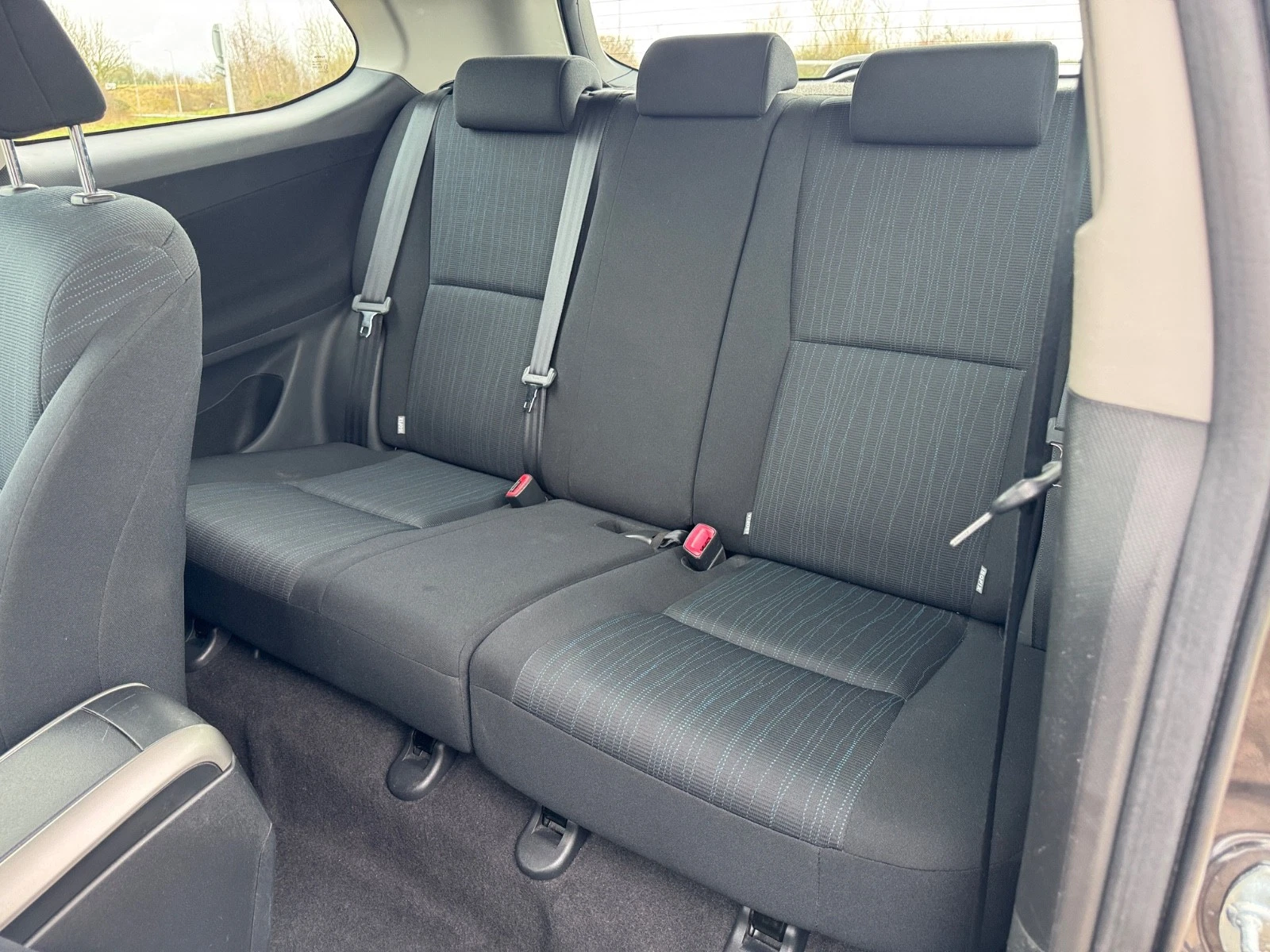 
								Toyota Auris TR 1.6 VVT-L 3DR full									