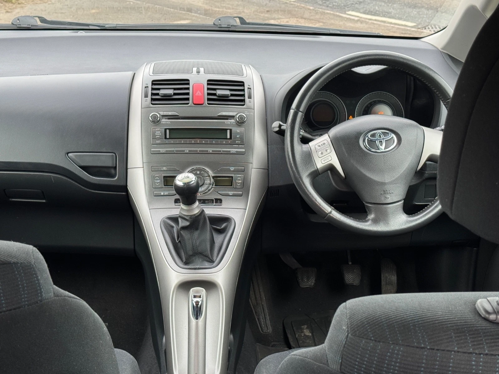 
								Toyota Auris TR 1.6 VVT-L 3DR full									