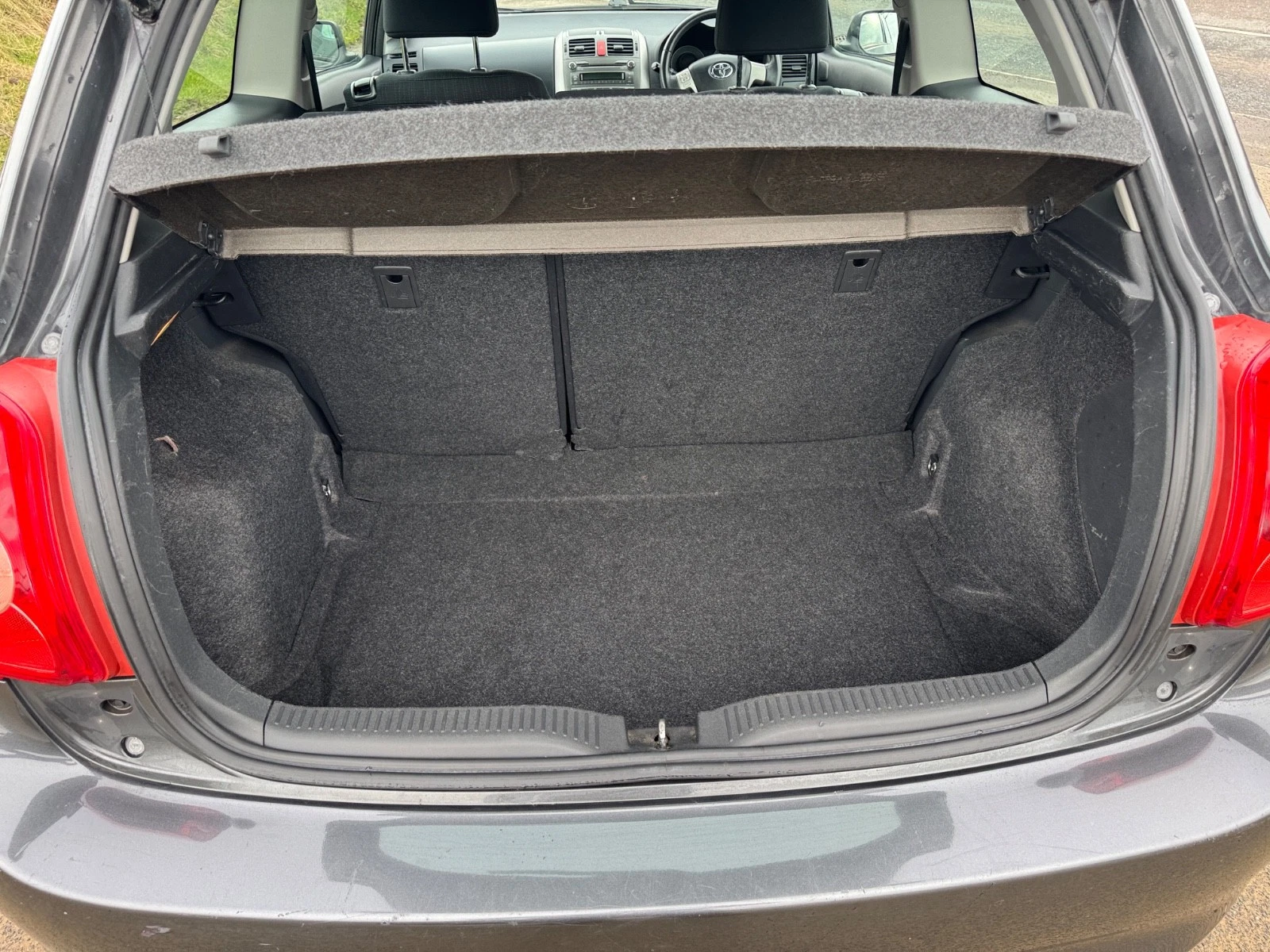 
								Toyota Auris TR 1.6 VVT-L 3DR full									