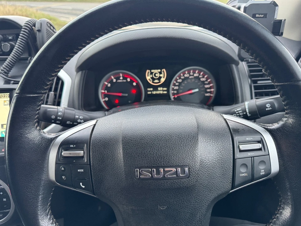 
								Isuzu D-max Utah £11,495+ VAT full									