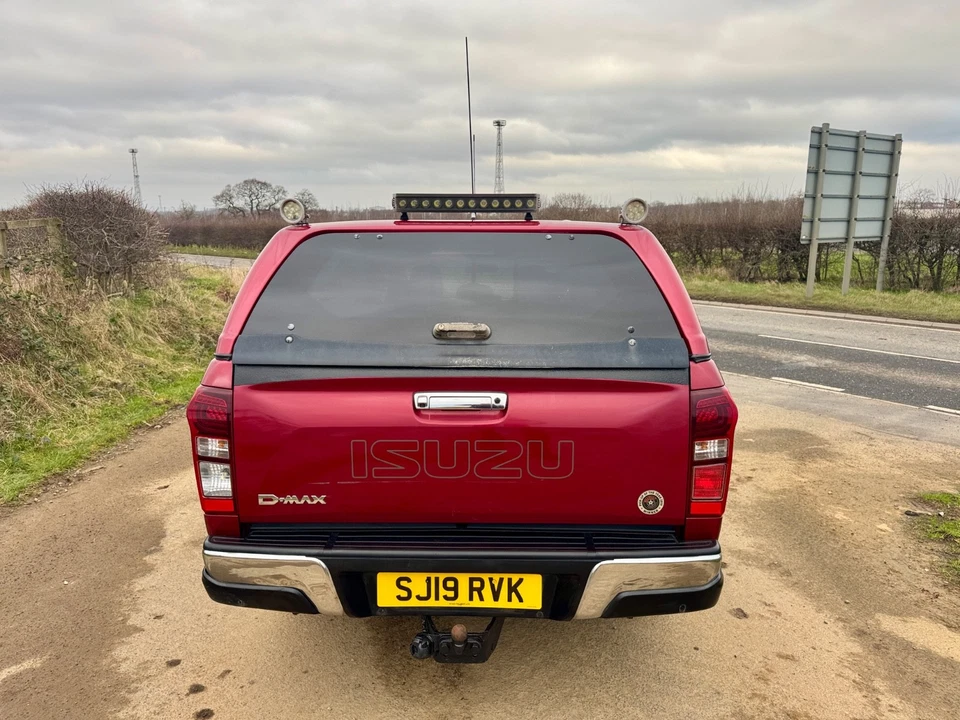 
								Isuzu D-max Utah £11,495+ VAT full									