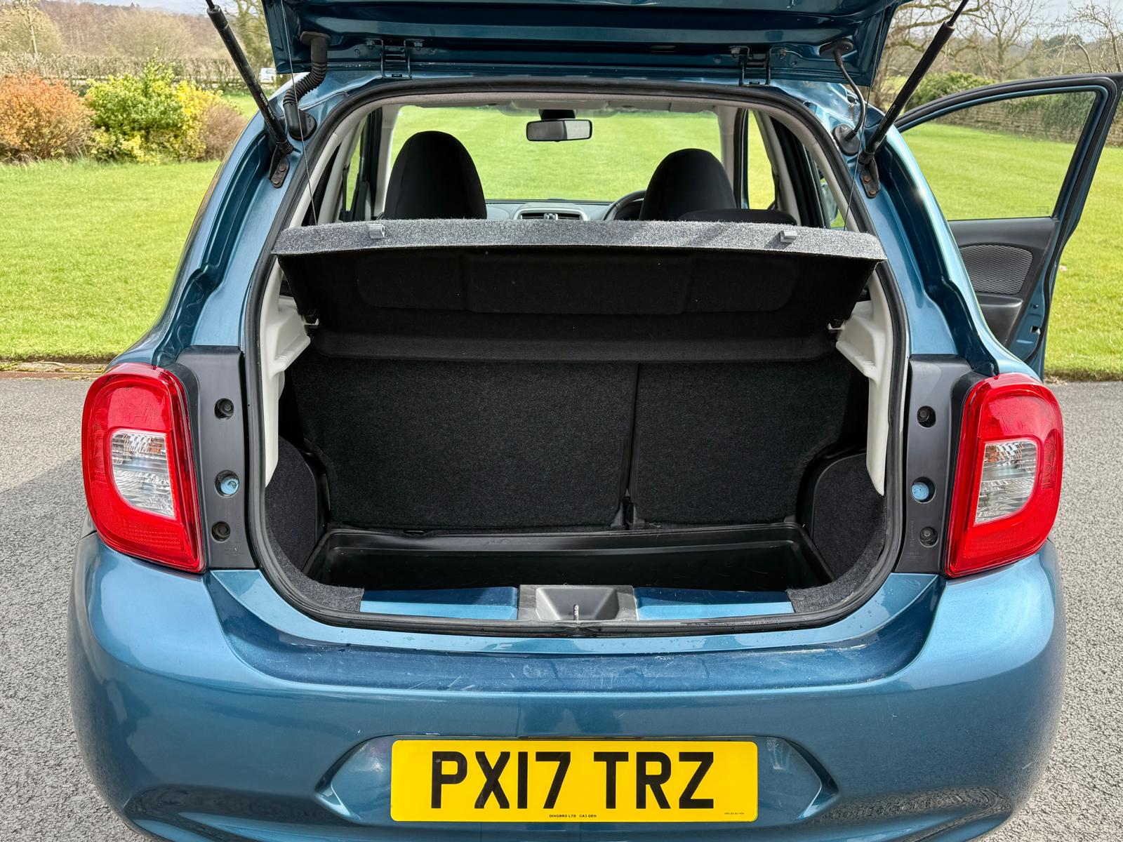 
								NISSAN MICRA ACENTA 1.2 5dr full									