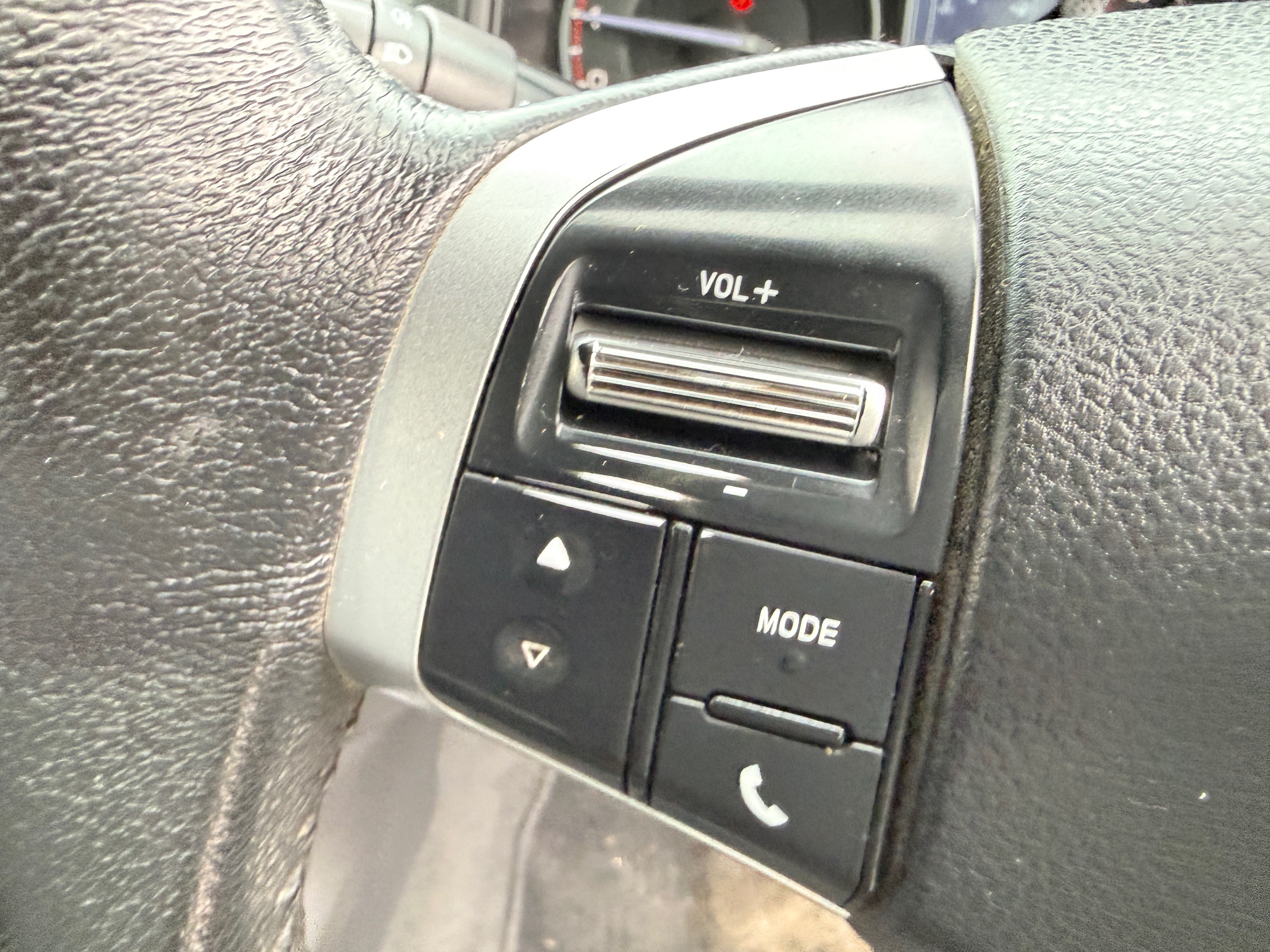 
								Isuzu D-Max Blade Automatic 2.5 Twin Turbo full									