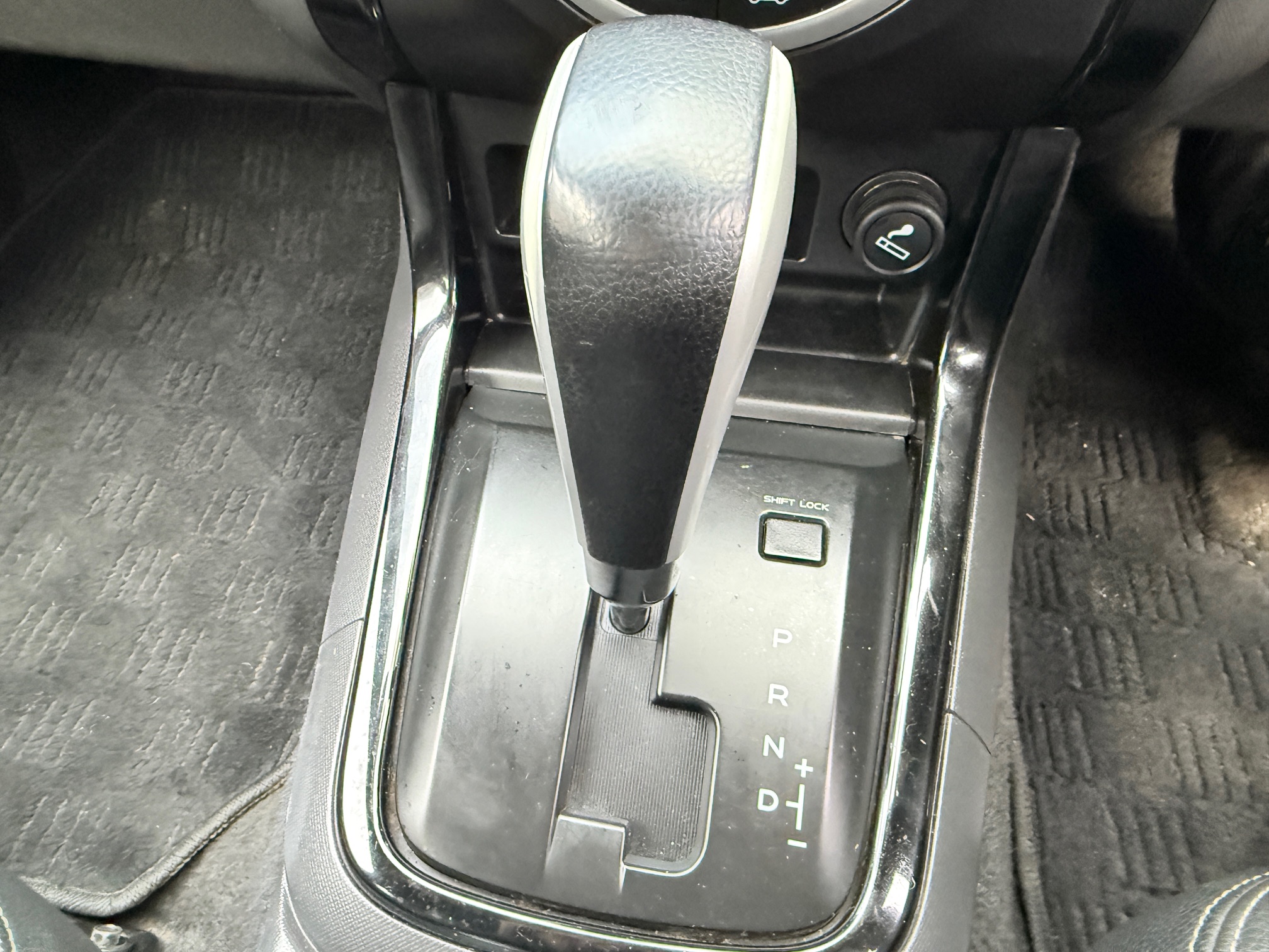 
								Isuzu D-Max Blade Automatic 2.5 Twin Turbo full									
