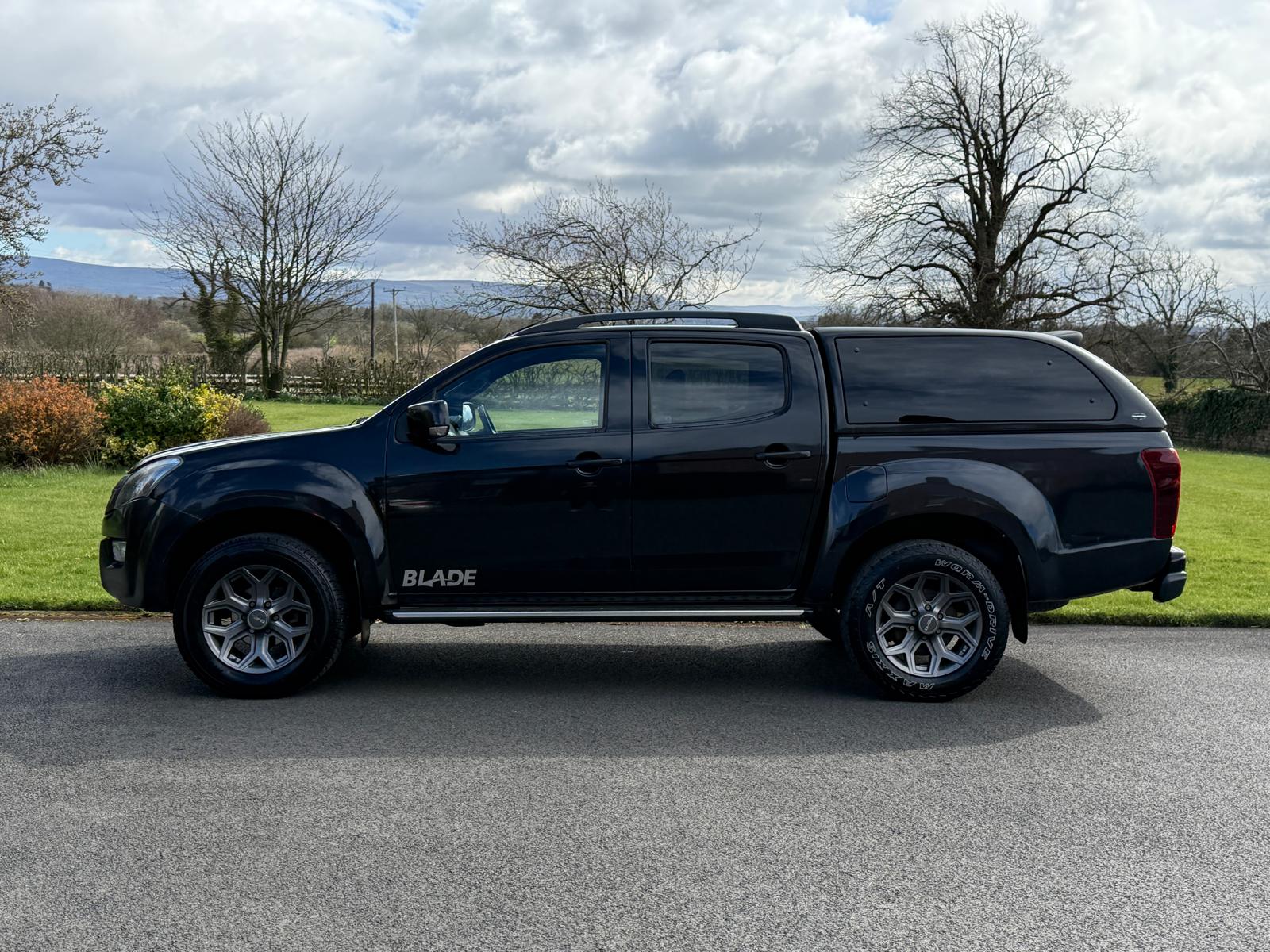 
								Isuzu D-Max Blade Automatic 2.5 Twin Turbo £14,495 **NO VAT** full									