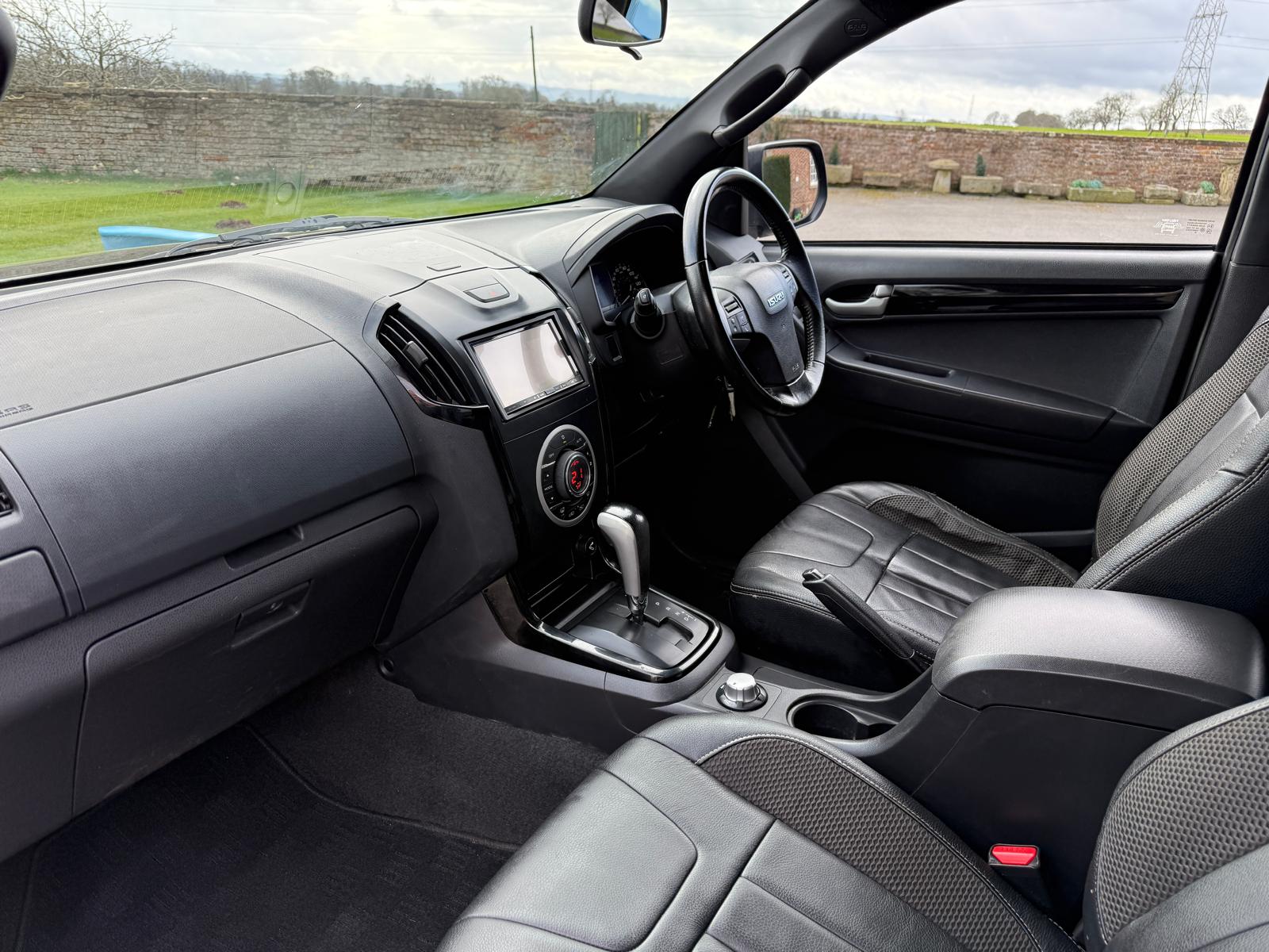 
								Isuzu D-Max Blade Automatic 2.5 Twin Turbo £14,495 **NO VAT** full									