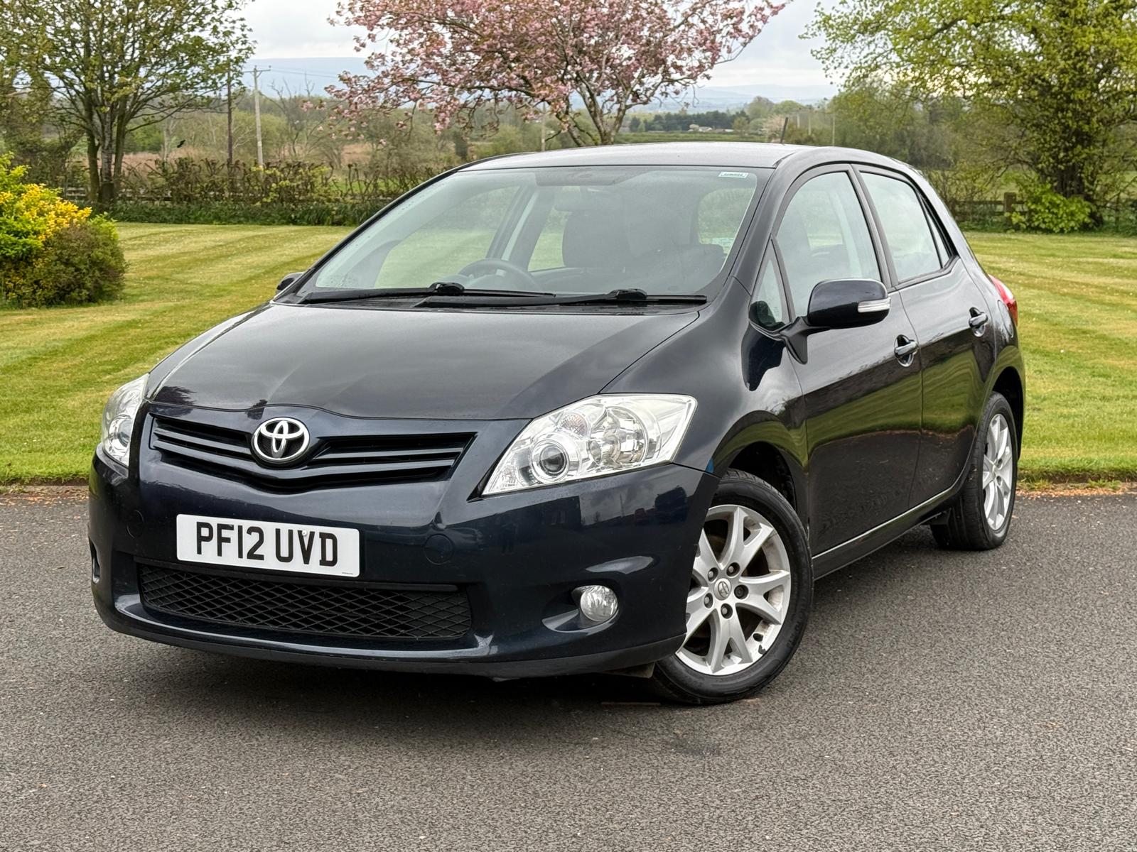 
								Toyota Auris Colour Collection 1.3 VVTi full									