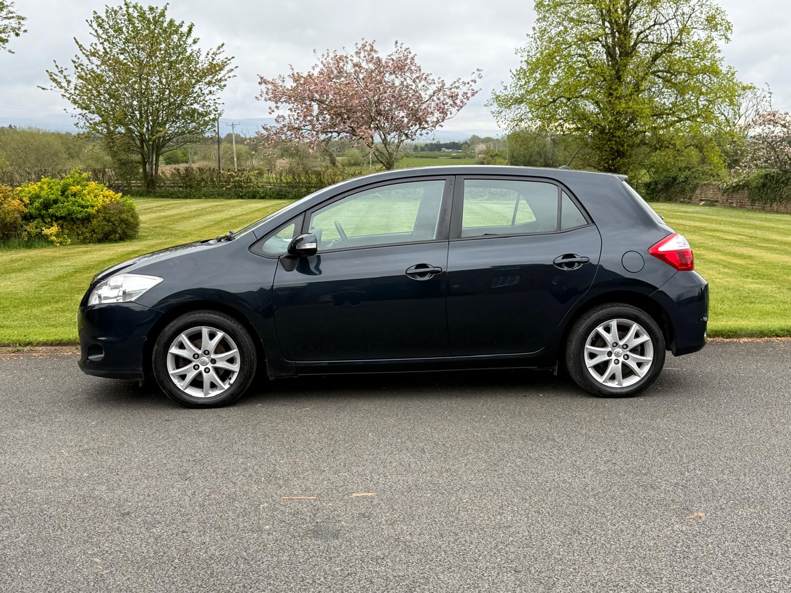 
								Toyota Auris Colour Collection 1.3 VVTi full									