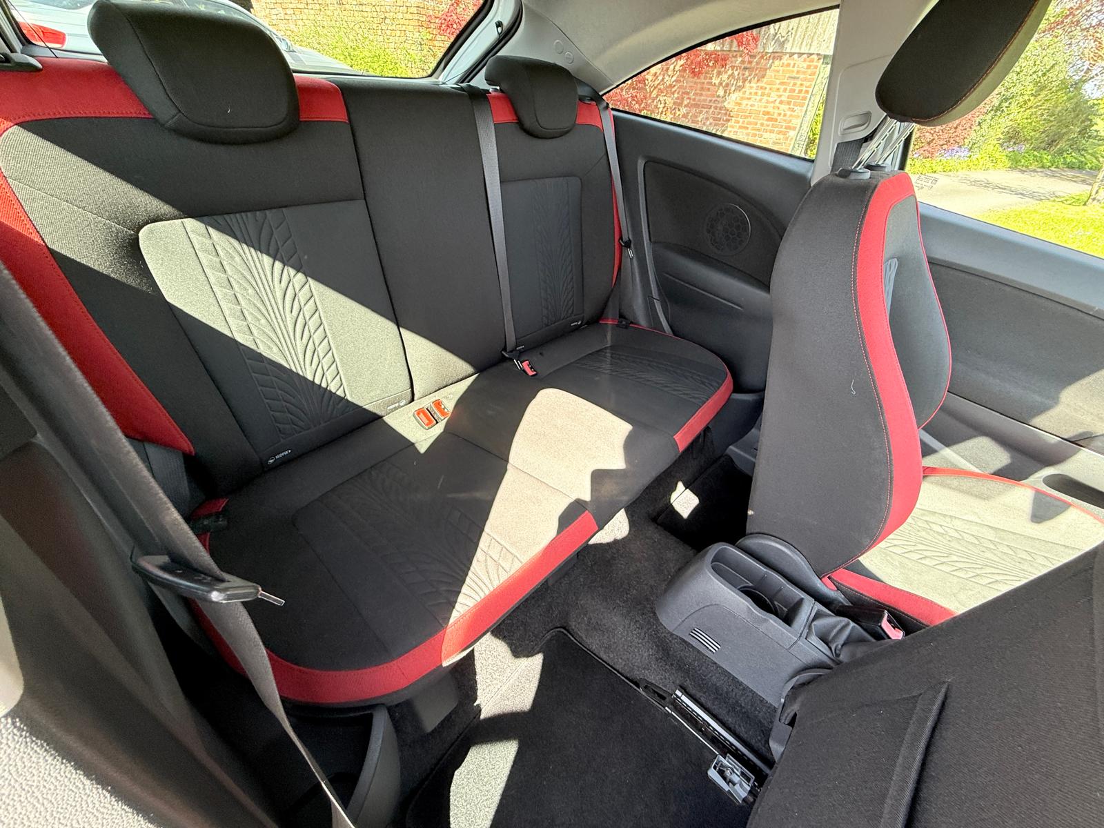 
								Vauxhall Corsa 1.4 SRi 3dr full									