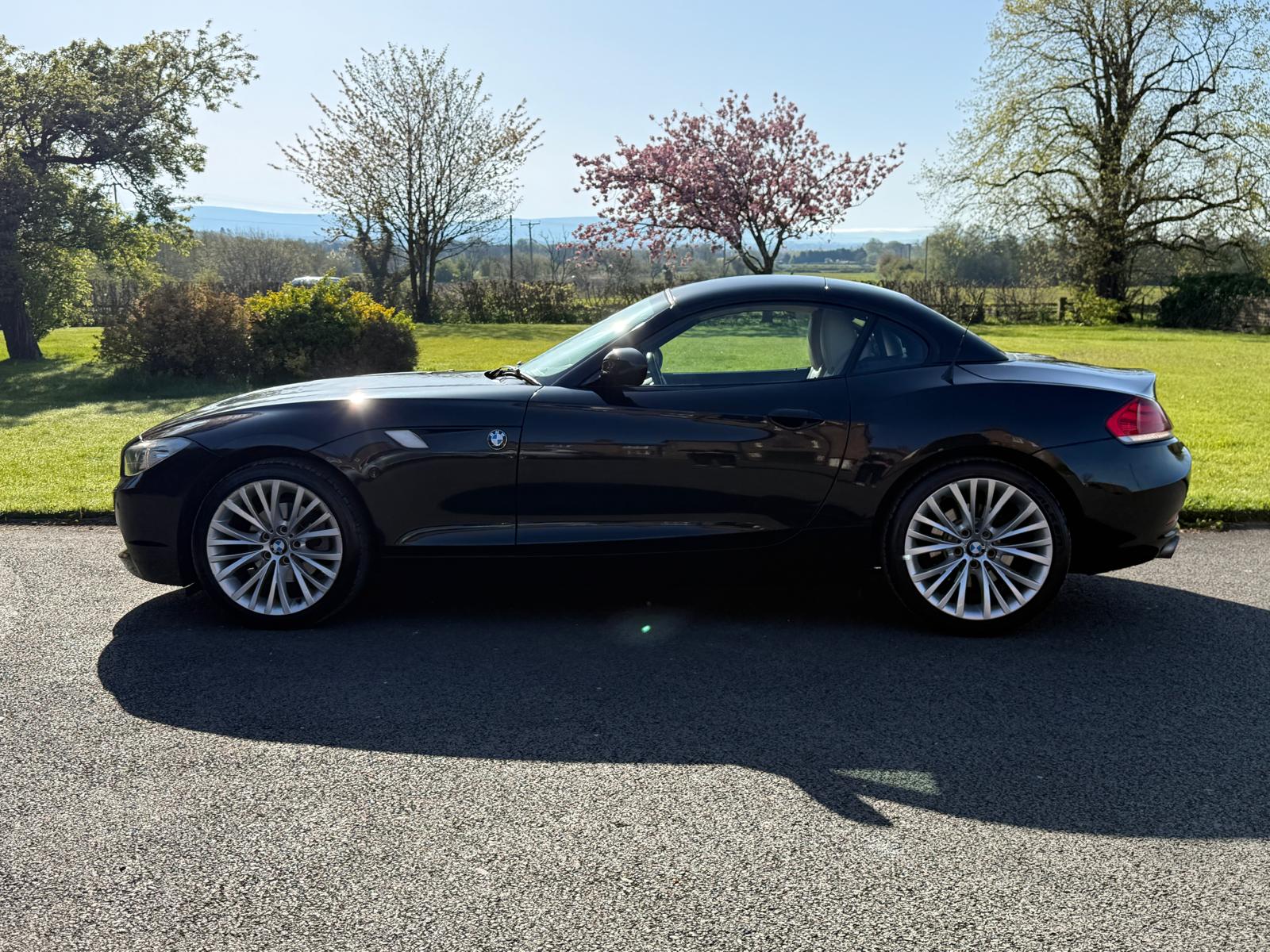 
								2010/10 BMW Z4 SDRIVE 23I 2.5 PETROL AUTOMATIC 2DR ROADSTER CONVERTIBLE 200 BHP full									