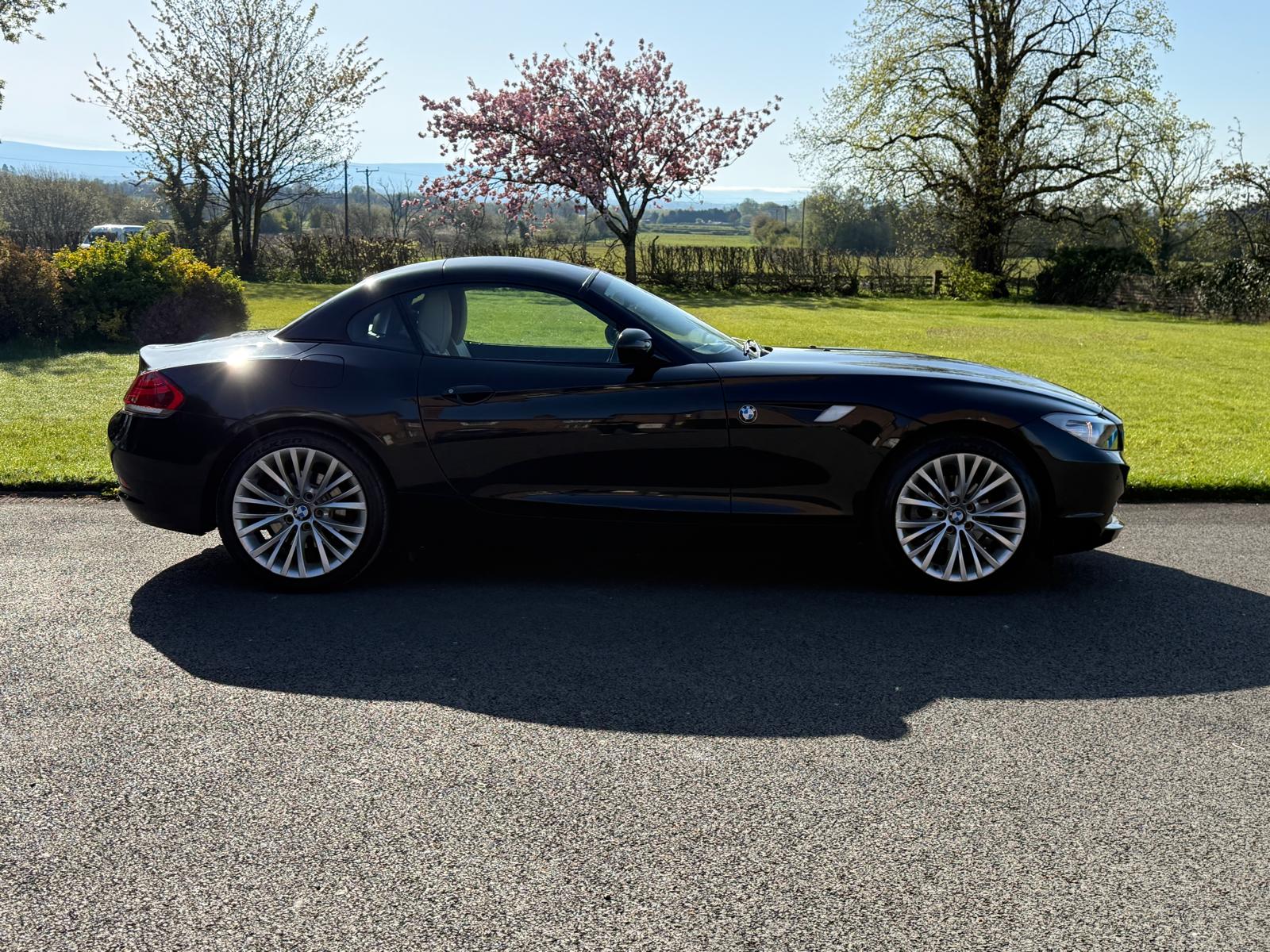 
								2010/10 BMW Z4 SDRIVE 23I 2.5 PETROL AUTOMATIC 2DR ROADSTER CONVERTIBLE 200 BHP full									