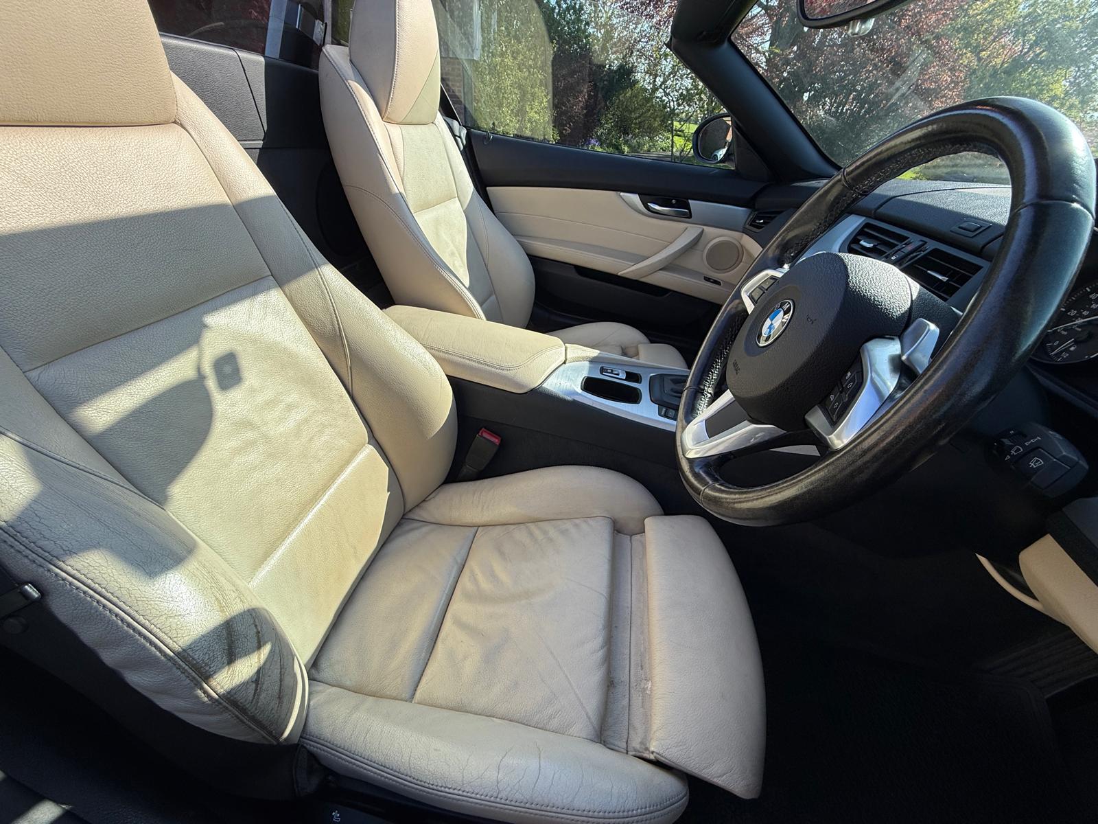 
								2010/10 BMW Z4 SDRIVE 23I 2.5 PETROL AUTOMATIC 2DR ROADSTER CONVERTIBLE 200 BHP full									