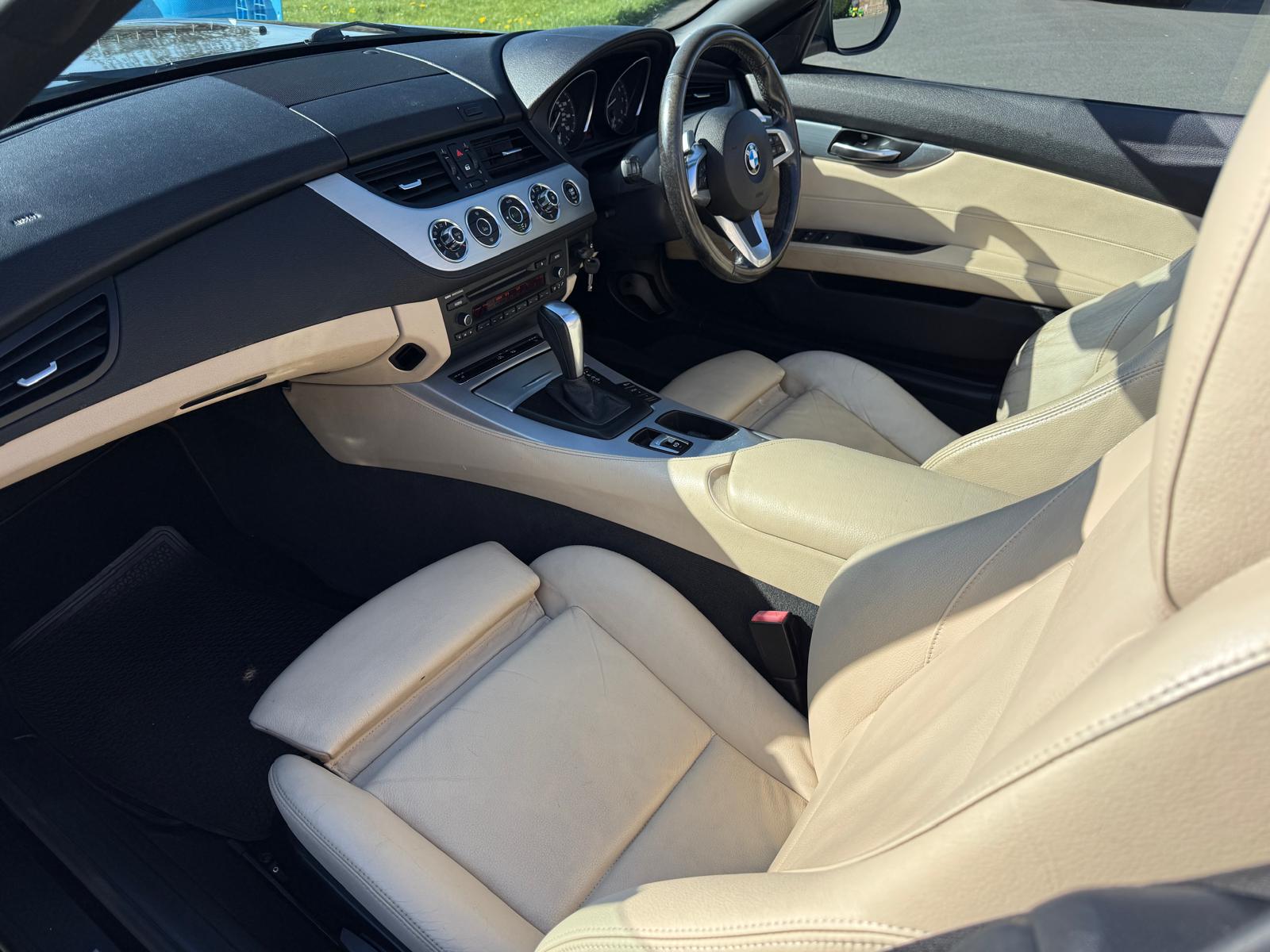 
								2010/10 BMW Z4 SDRIVE 23I 2.5 PETROL AUTOMATIC 2DR ROADSTER CONVERTIBLE 200 BHP full									