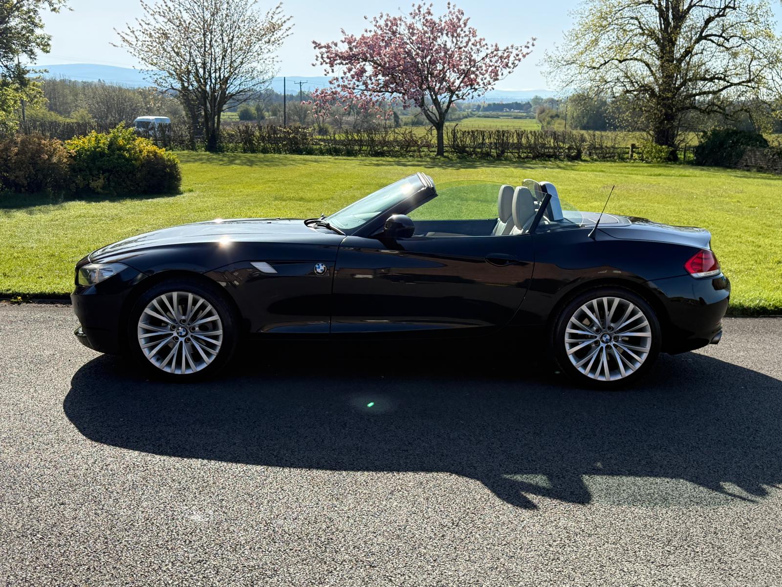 
								2010/10 BMW Z4 SDRIVE 23I 2.5 PETROL AUTOMATIC 2DR ROADSTER CONVERTIBLE 200 BHP full									