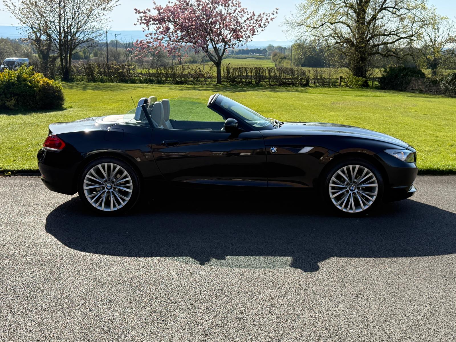 
								2010/10 BMW Z4 SDRIVE 23I 2.5 PETROL AUTOMATIC 2DR ROADSTER CONVERTIBLE 200 BHP full									