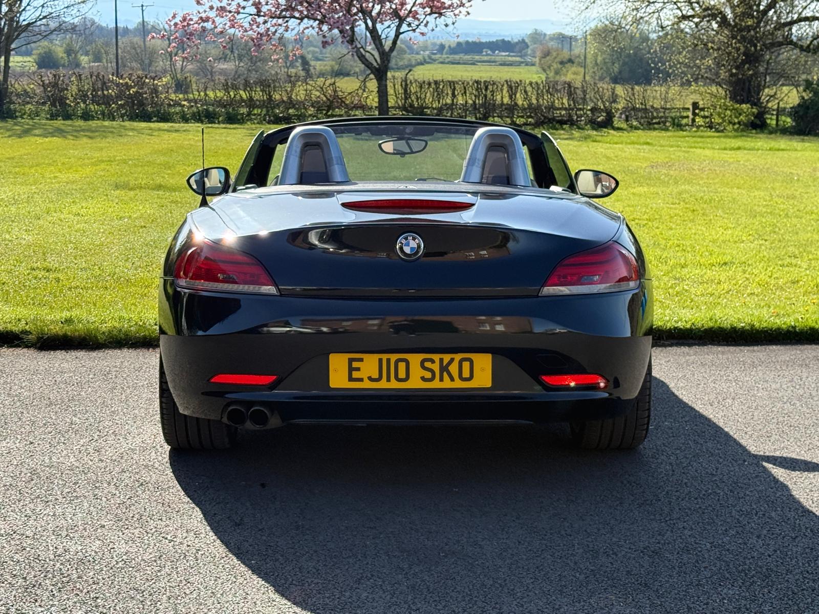 
								2010/10 BMW Z4 SDRIVE 23I 2.5 PETROL AUTOMATIC 2DR ROADSTER CONVERTIBLE 200 BHP full									