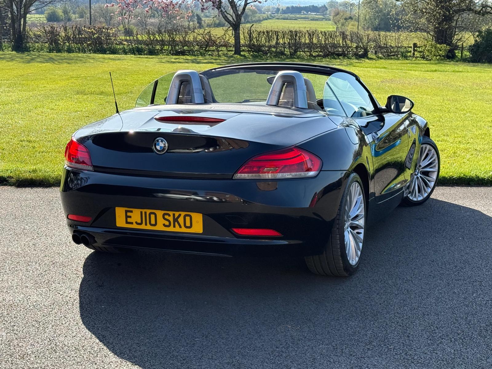 
								2010/10 BMW Z4 SDRIVE 23I 2.5 PETROL AUTOMATIC 2DR ROADSTER CONVERTIBLE 200 BHP full									