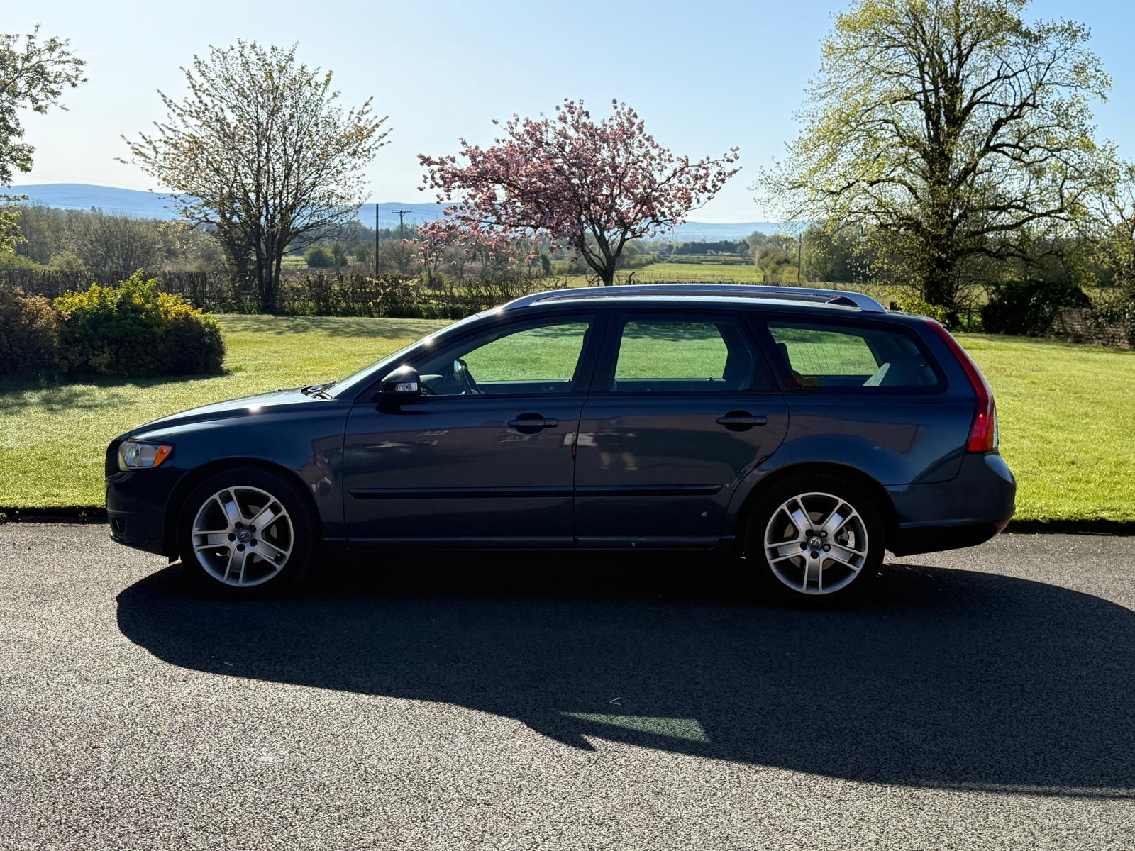 
								VOLVO V50 SE LUX DRIVE D2 full									