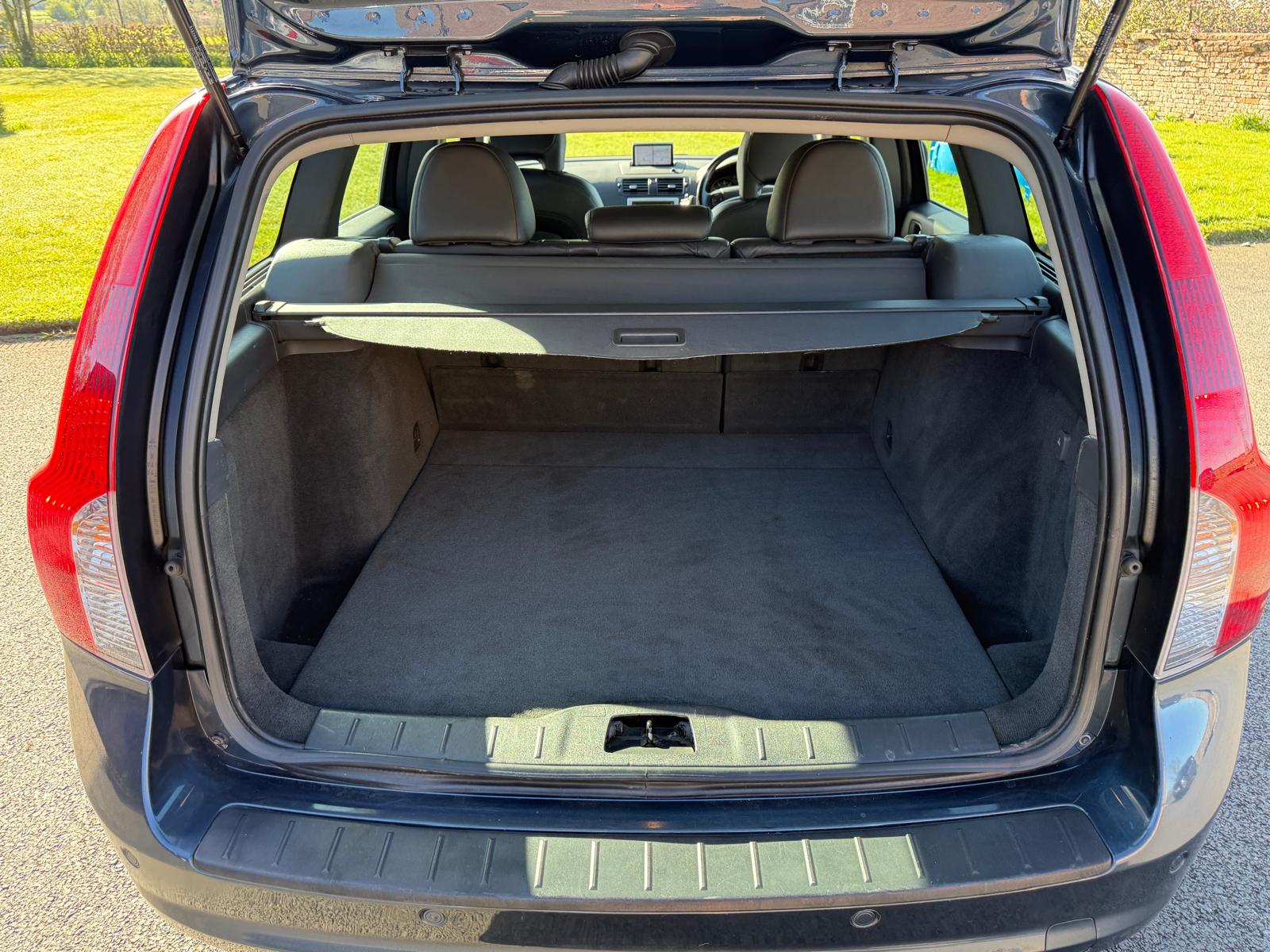 
								VOLVO V50 SE LUX DRIVE D2 full									
