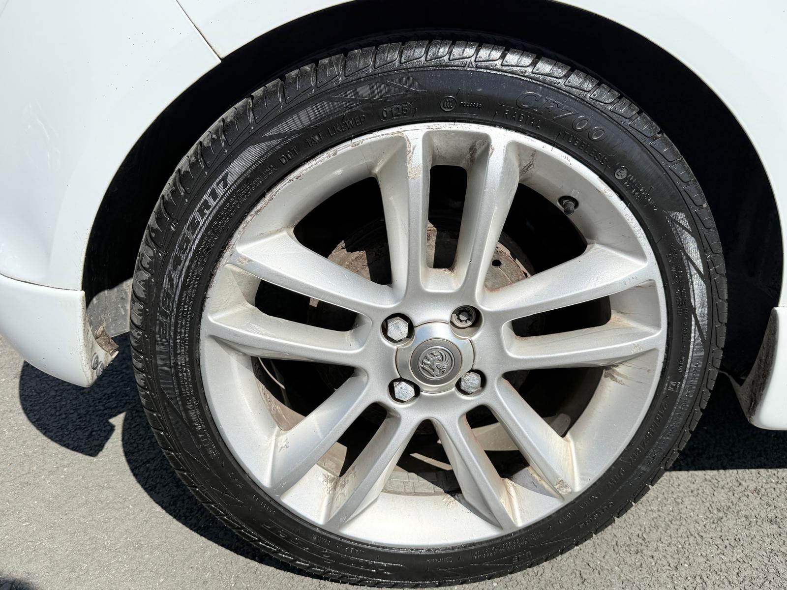
								Vauxhall Corsa 1.4 SRi 3dr full									