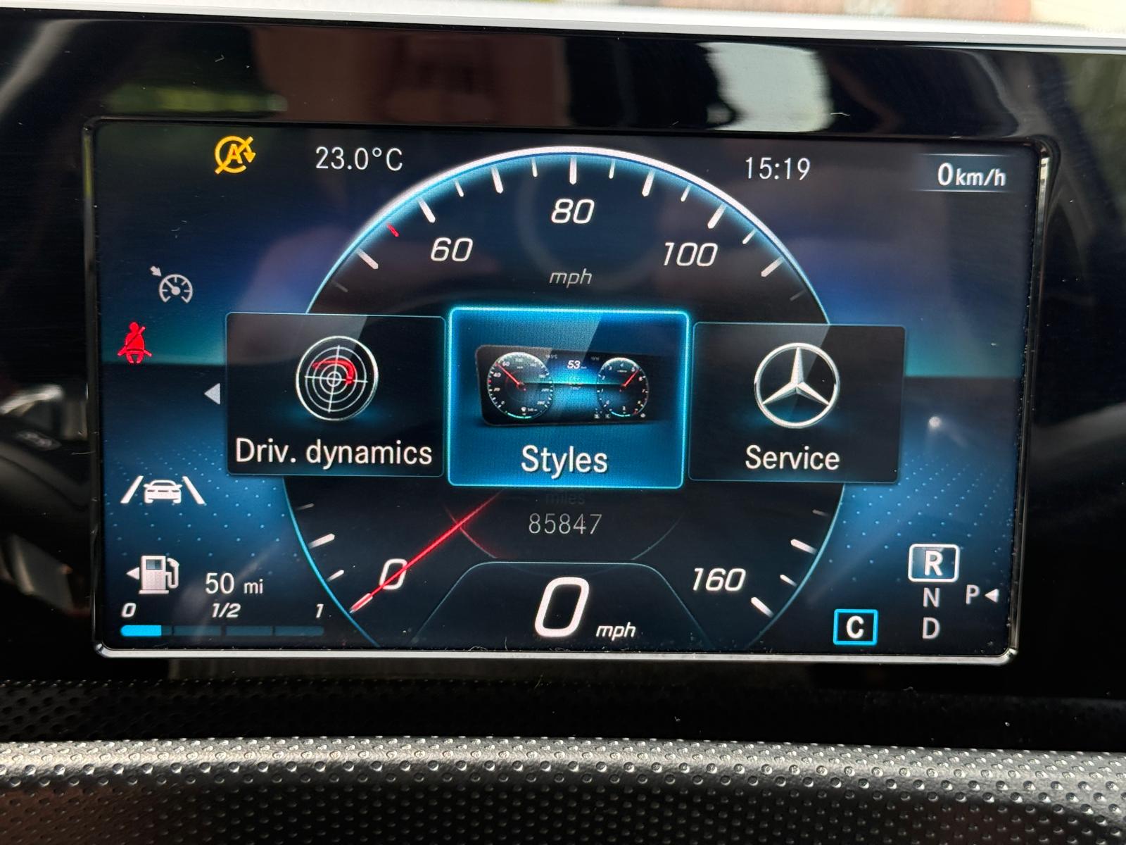 
								Mercedes A-Class A200 AMG Line 7 Speed Auto full									