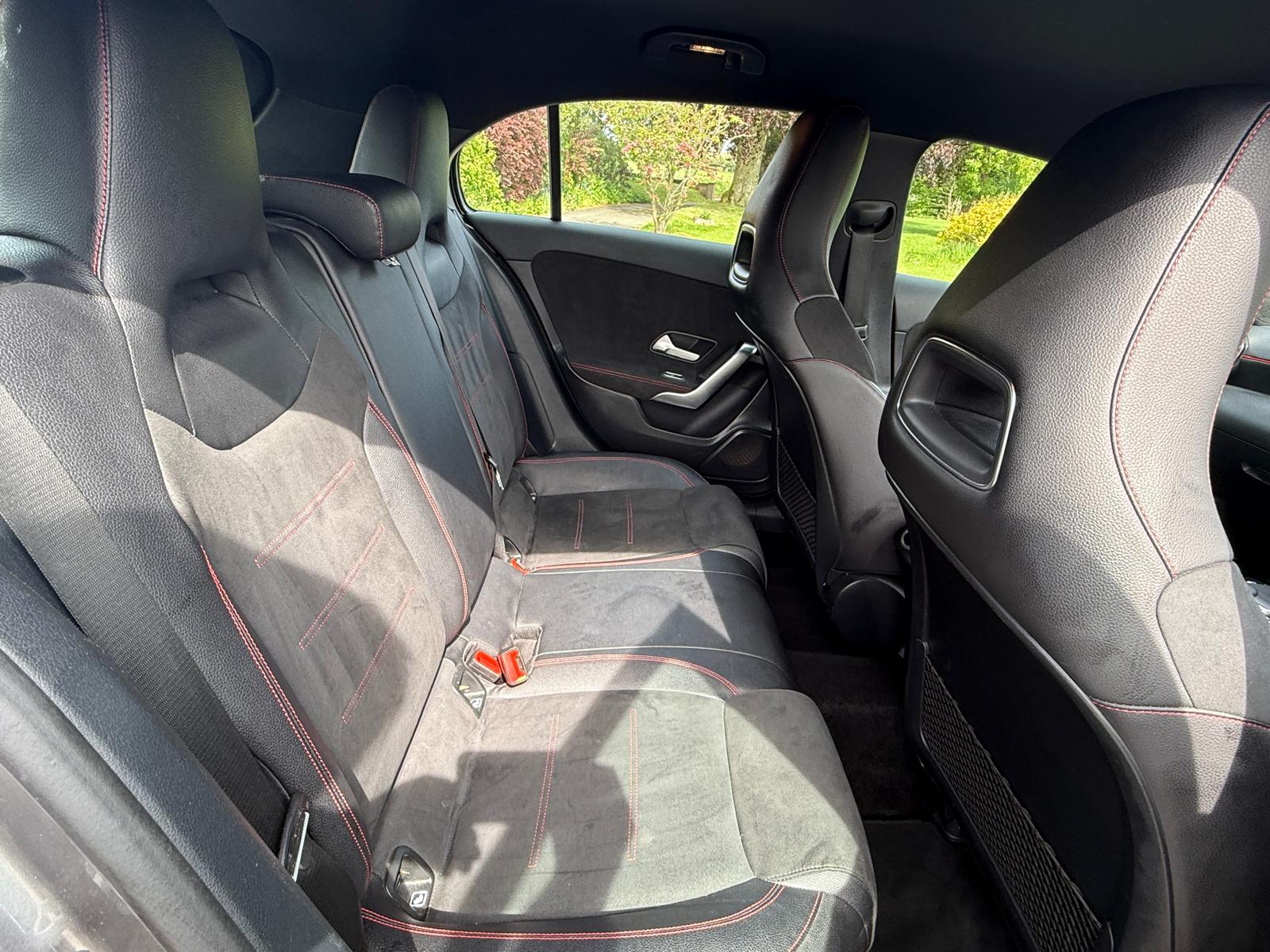 
								Mercedes A-Class A200 AMG Line 7 Speed Auto full									