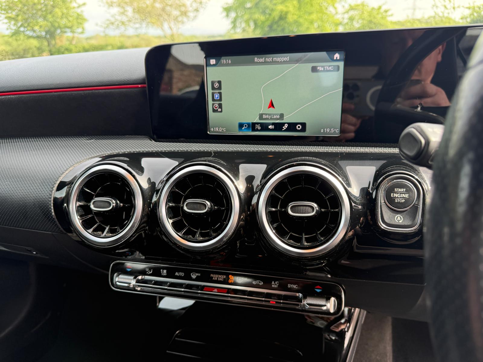 
								Mercedes A-Class A200 AMG Line 7 Speed Auto full									