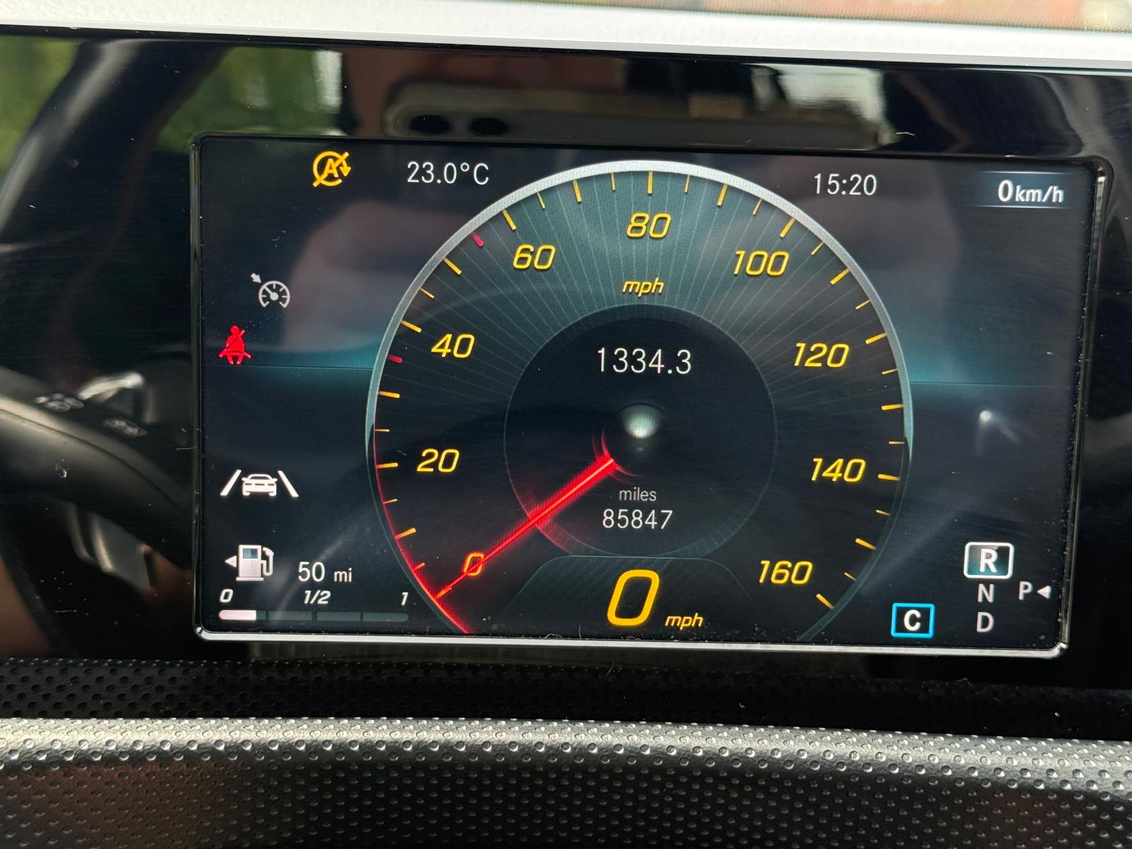 
								Mercedes A-Class A200 AMG Line 7 Speed Auto full									