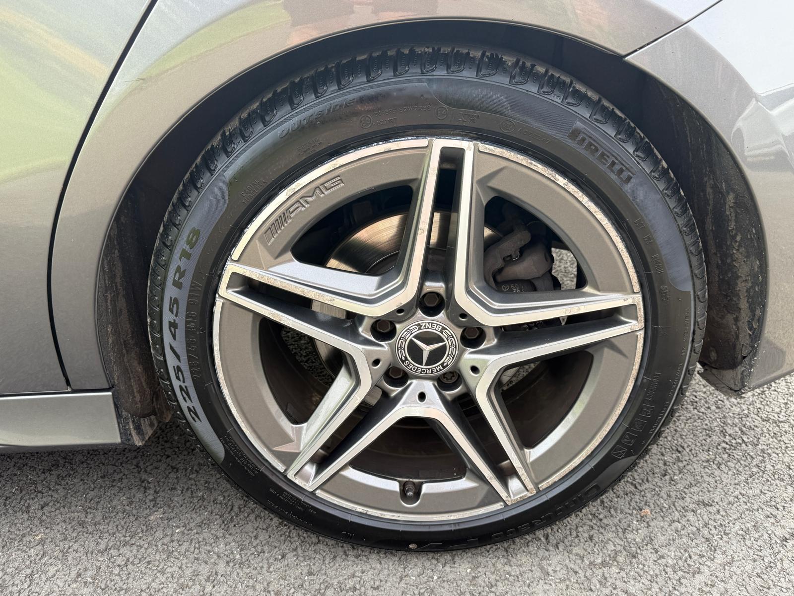 
								Mercedes A-Class A200 AMG Line 7 Speed Auto full									