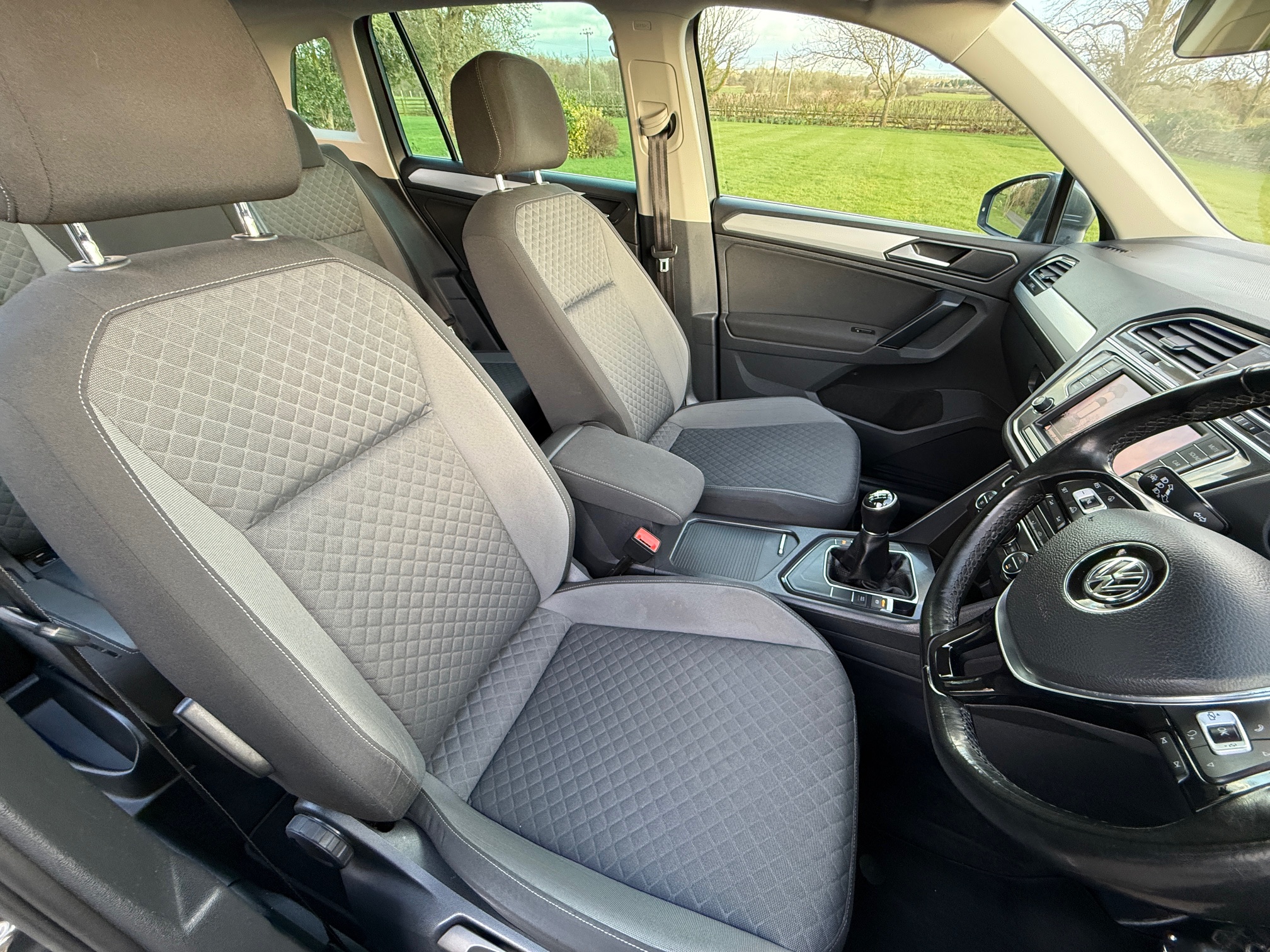 
								Volkswagen Tiguan 1.4 TSi 150 SE full									