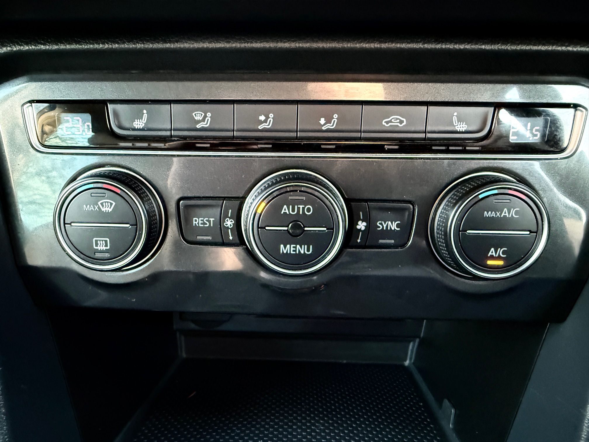 
								Volkswagen Tiguan 1.4 TSi 150 SE full									
