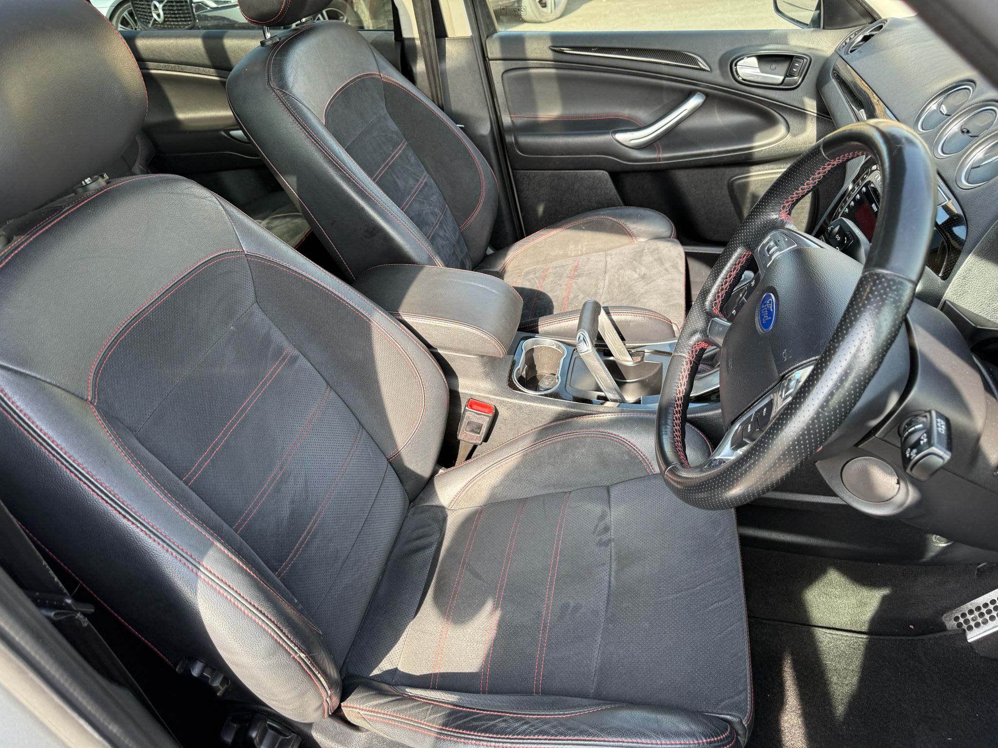 
								Ford S-Max 2.0 TDCi Titanium X Sport Automatic 7 Seater 163 BHP full									