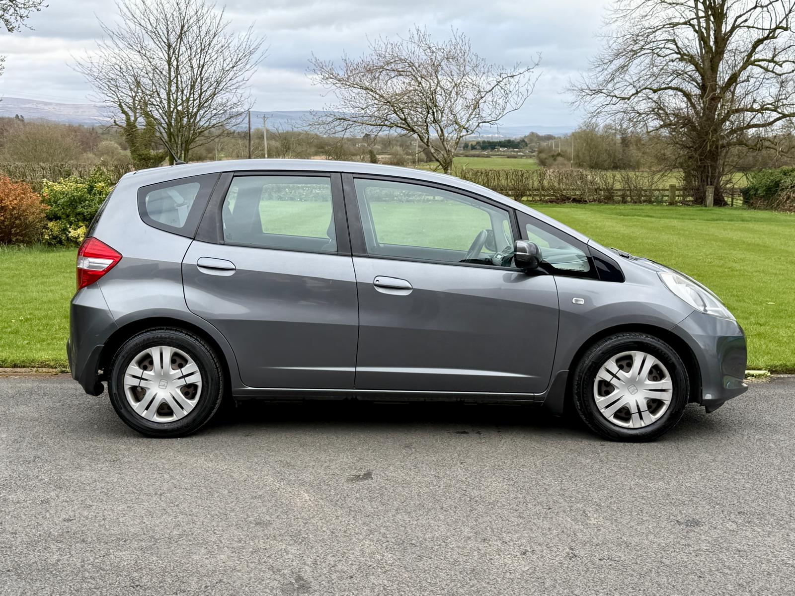 
								Honda Jazz 1.2 I-Vtec SE full									