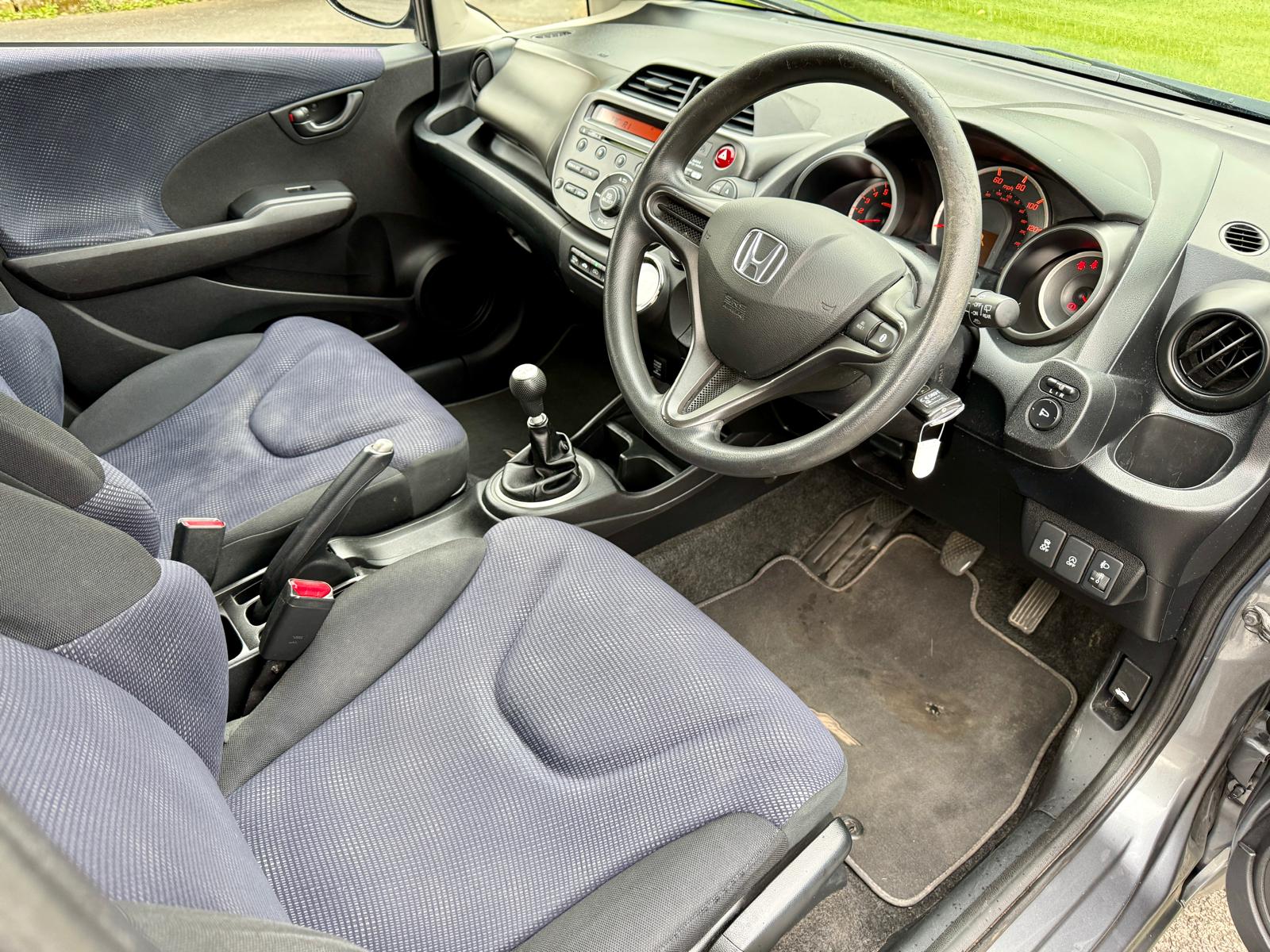 
								Honda Jazz 1.2 I-Vtec SE full									