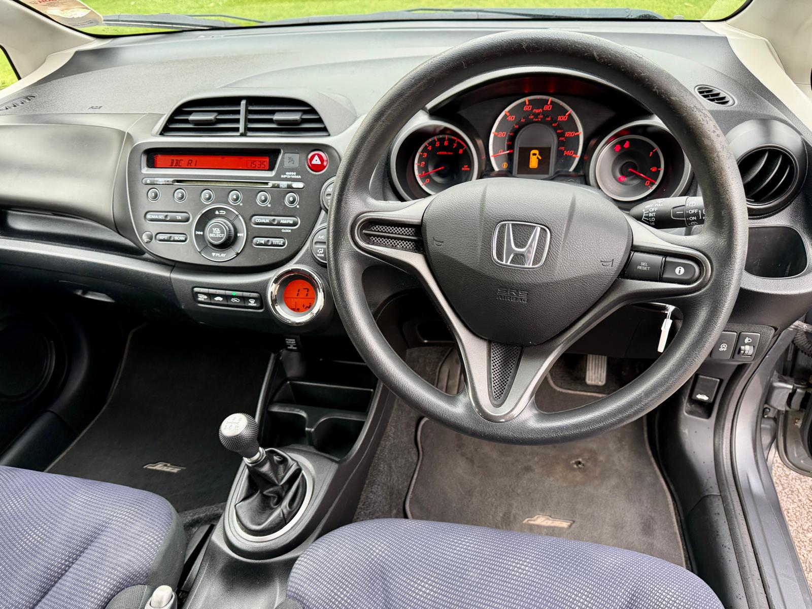 
								Honda Jazz 1.2 I-Vtec SE full									