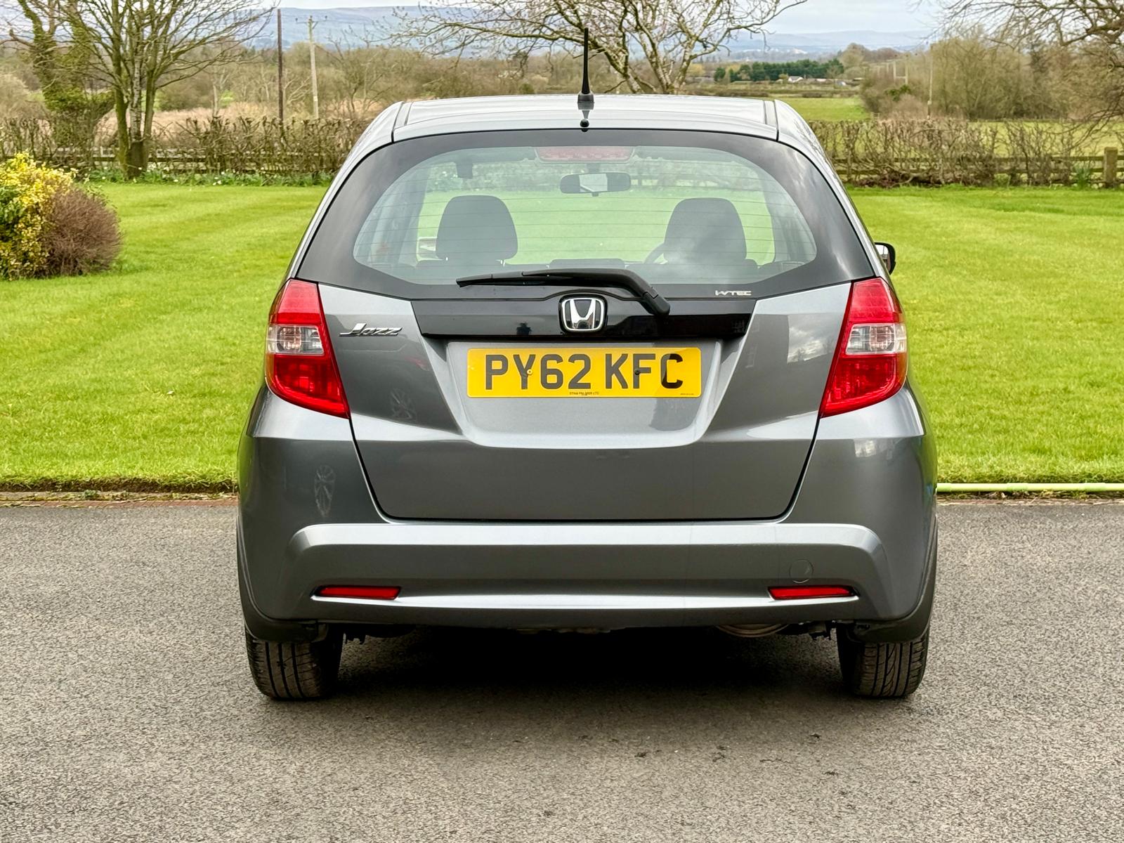 
								Honda Jazz 1.2 I-Vtec SE full									