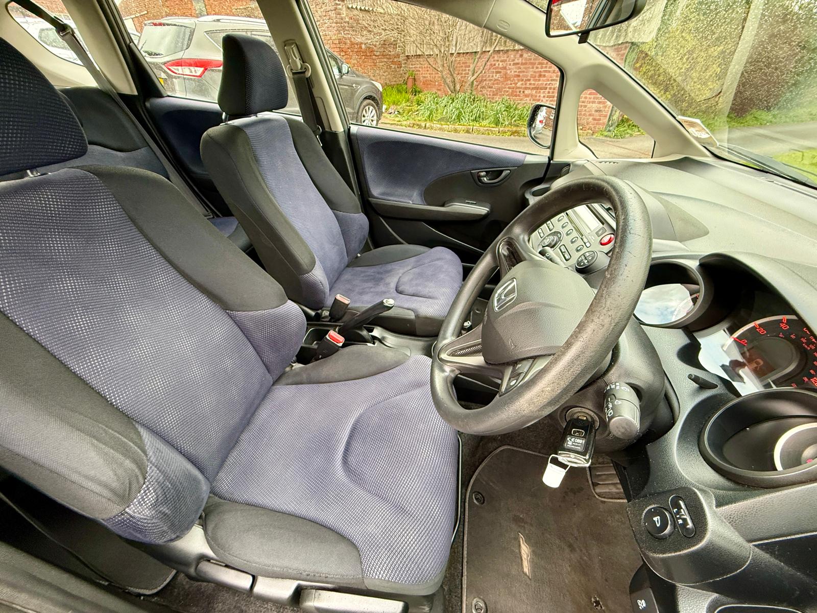 
								Honda Jazz 1.2 I-Vtec SE full									
