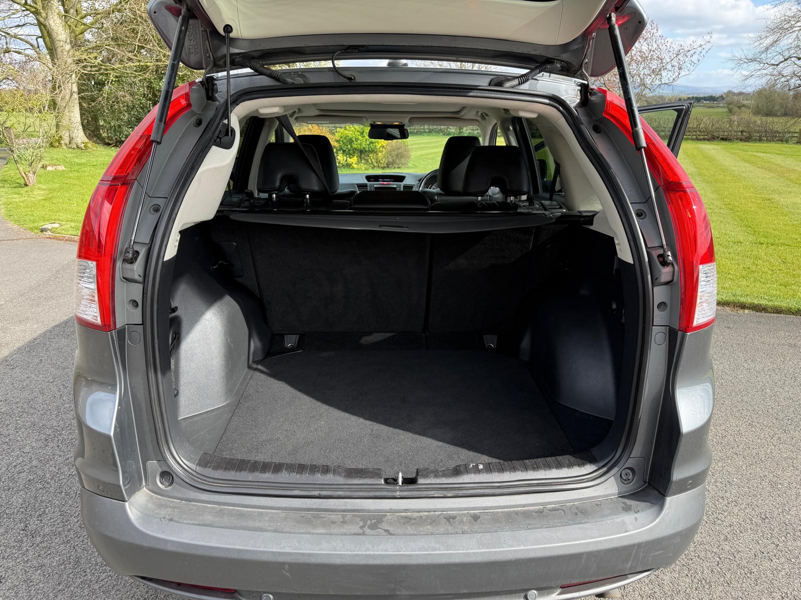 
								Honda CR-V 2.2i DTEC EX full									