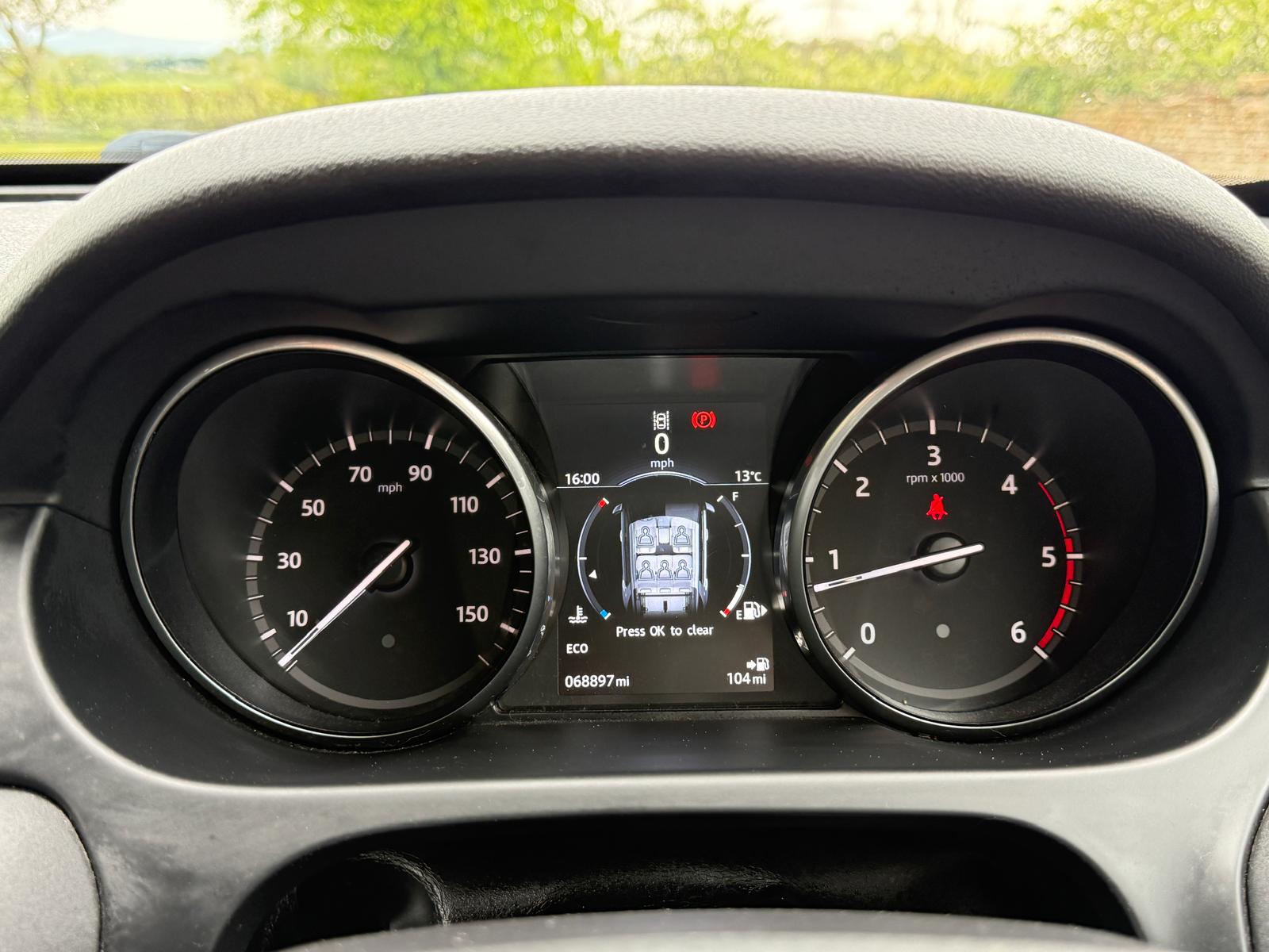 
								Land Rover Discovery Sport 2.0 TD4 Pure full									