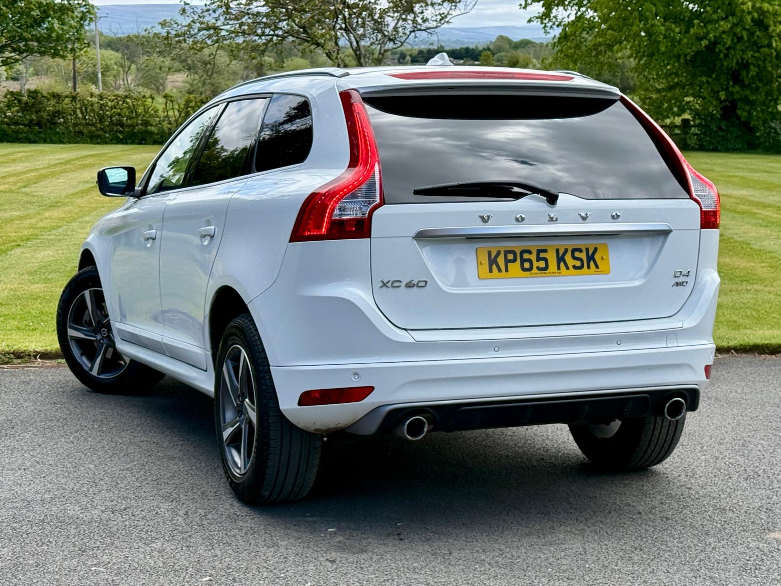 
								Volvo XC60 D4 2.4 R-Design Lux Nav AWD Geartronic full									