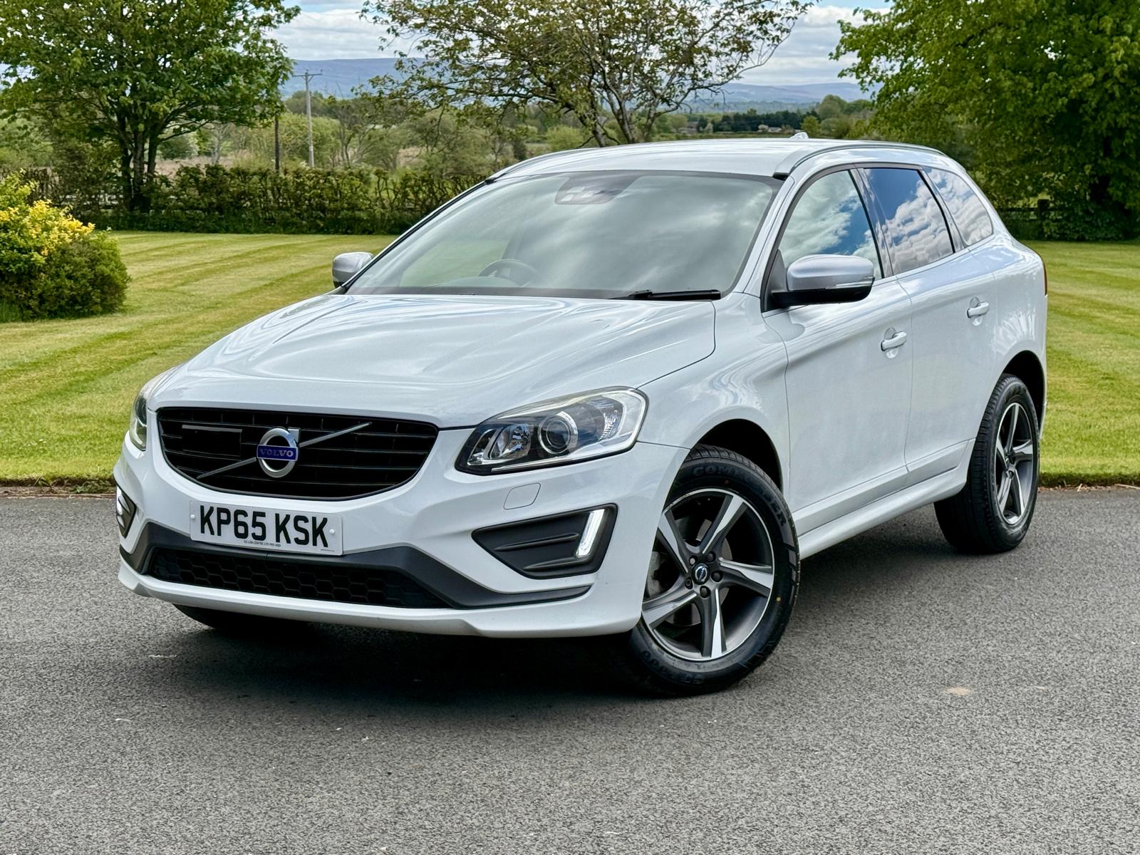 
								Volvo XC60 D4 2.4 R-Design Lux Nav AWD Geartronic full									