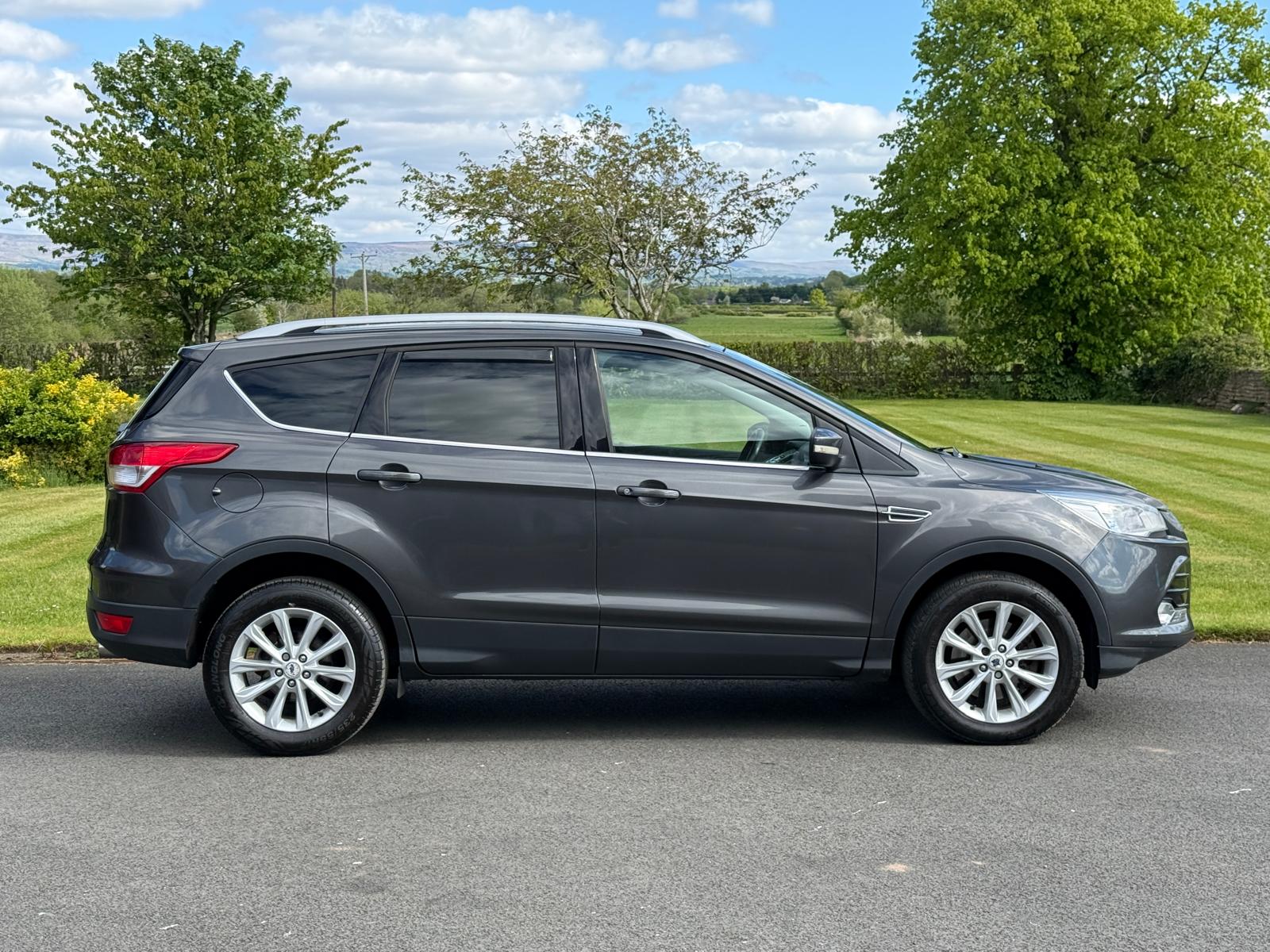 
								Ford Kuga 2.0 TDCi Titanium full									