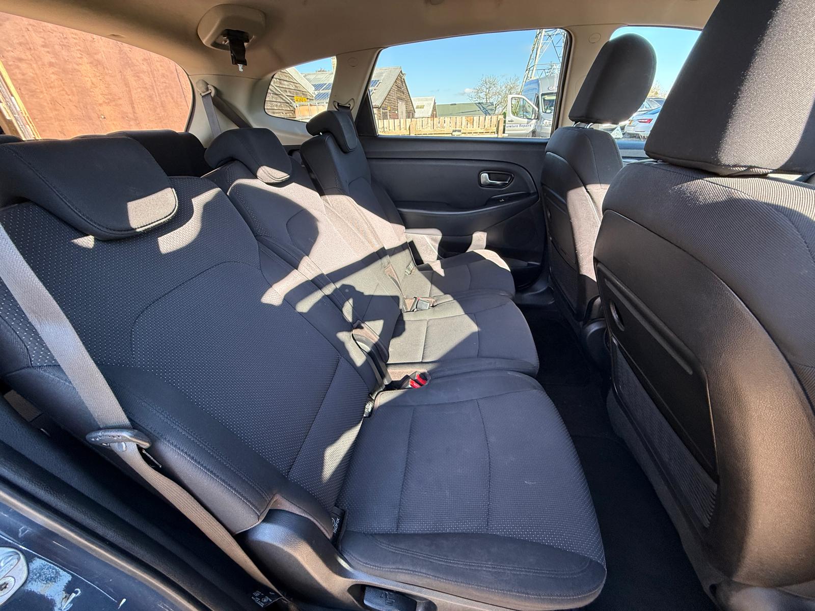 
								Kia Carens Estate 7 Seats 1.6 GDi 2 full									