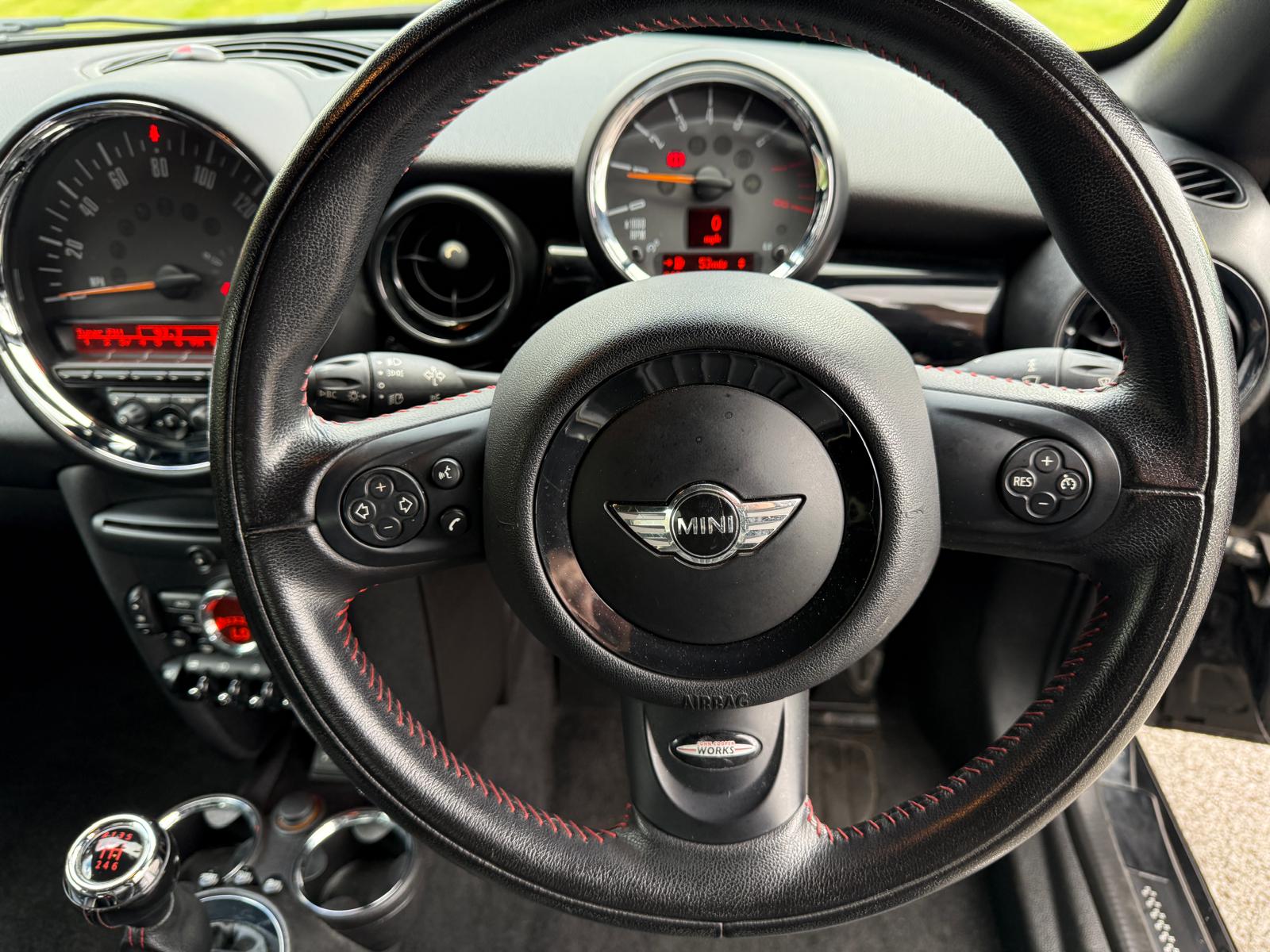 
								Mini Coupe Cooper S John Cooper Works full									