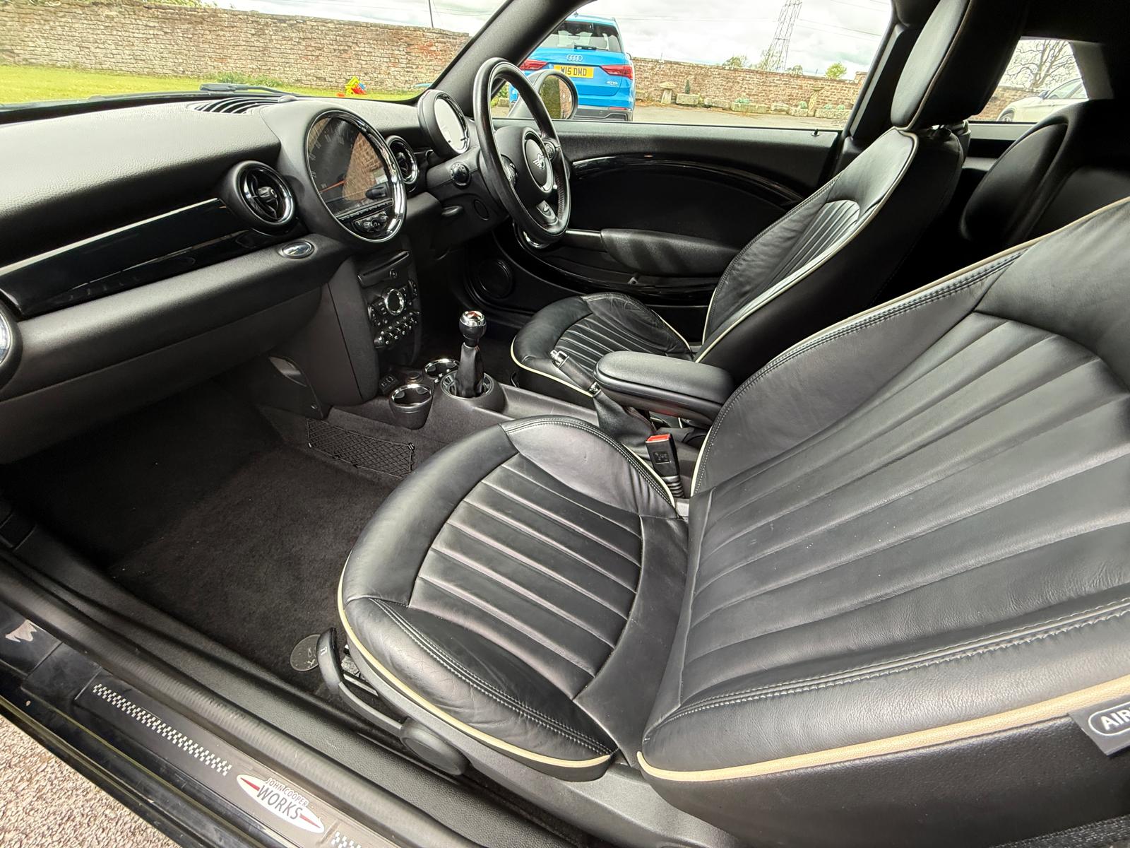 
								Mini Coupe Cooper S John Cooper Works full									