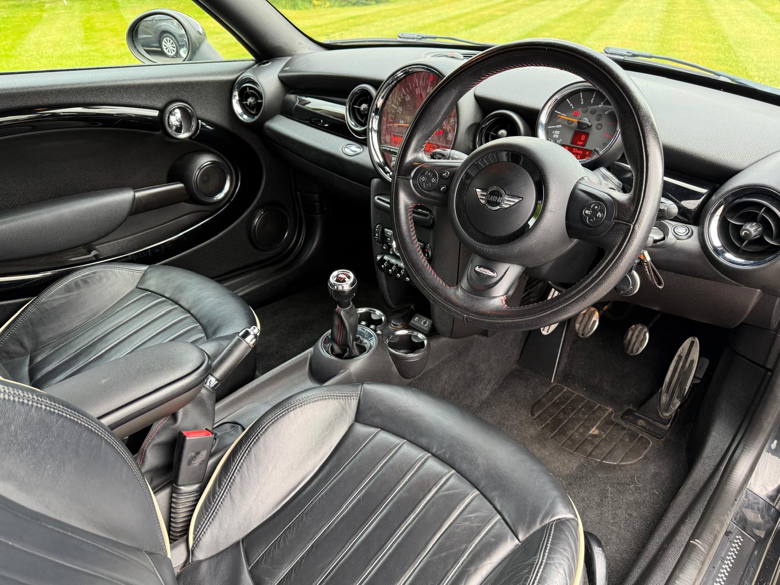 
								Mini Coupe Cooper S John Cooper Works full									
